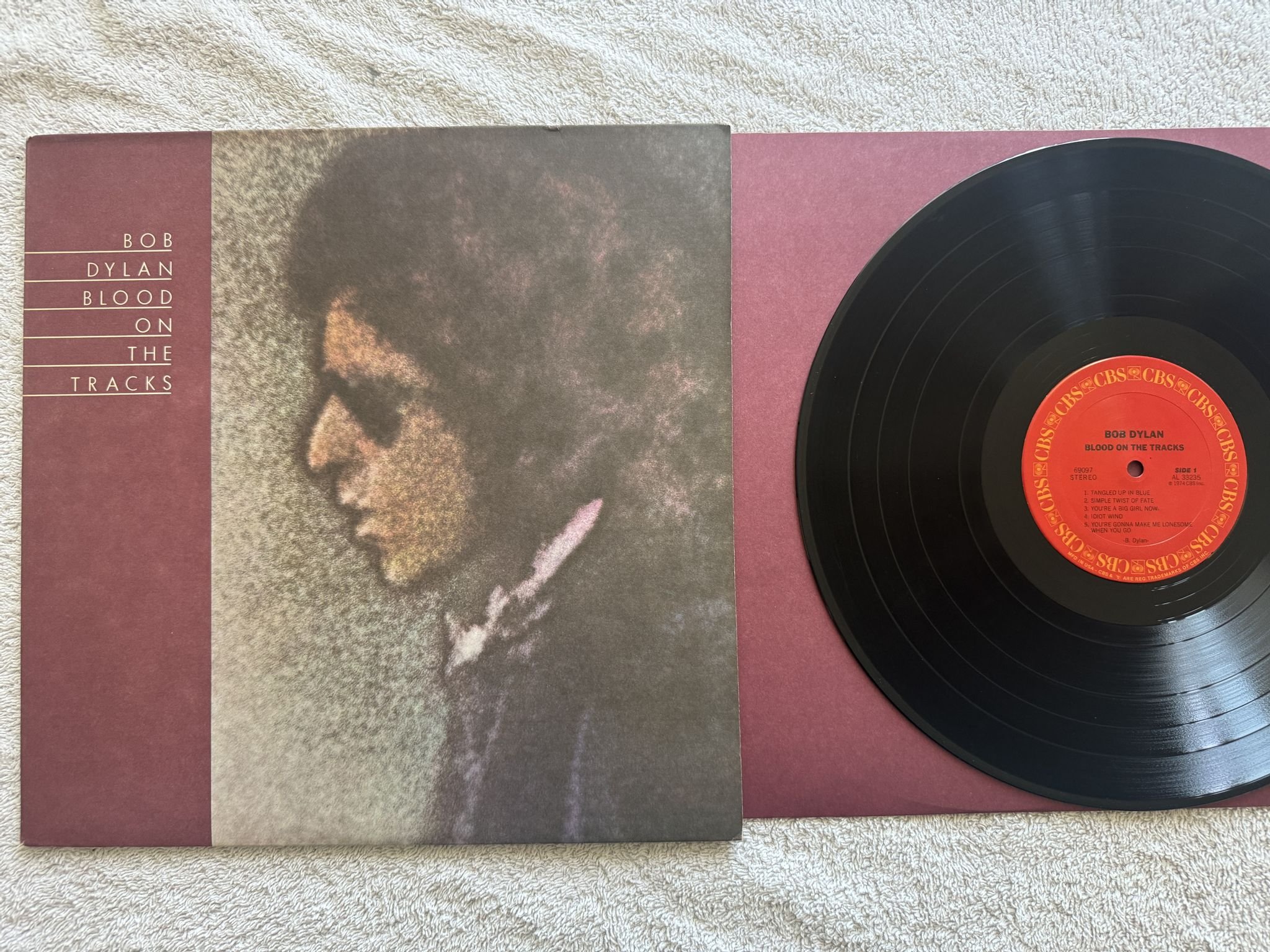Omslagsbild för skivan BOB DYLAN blood on the tracks LP -74 US CBS 69097