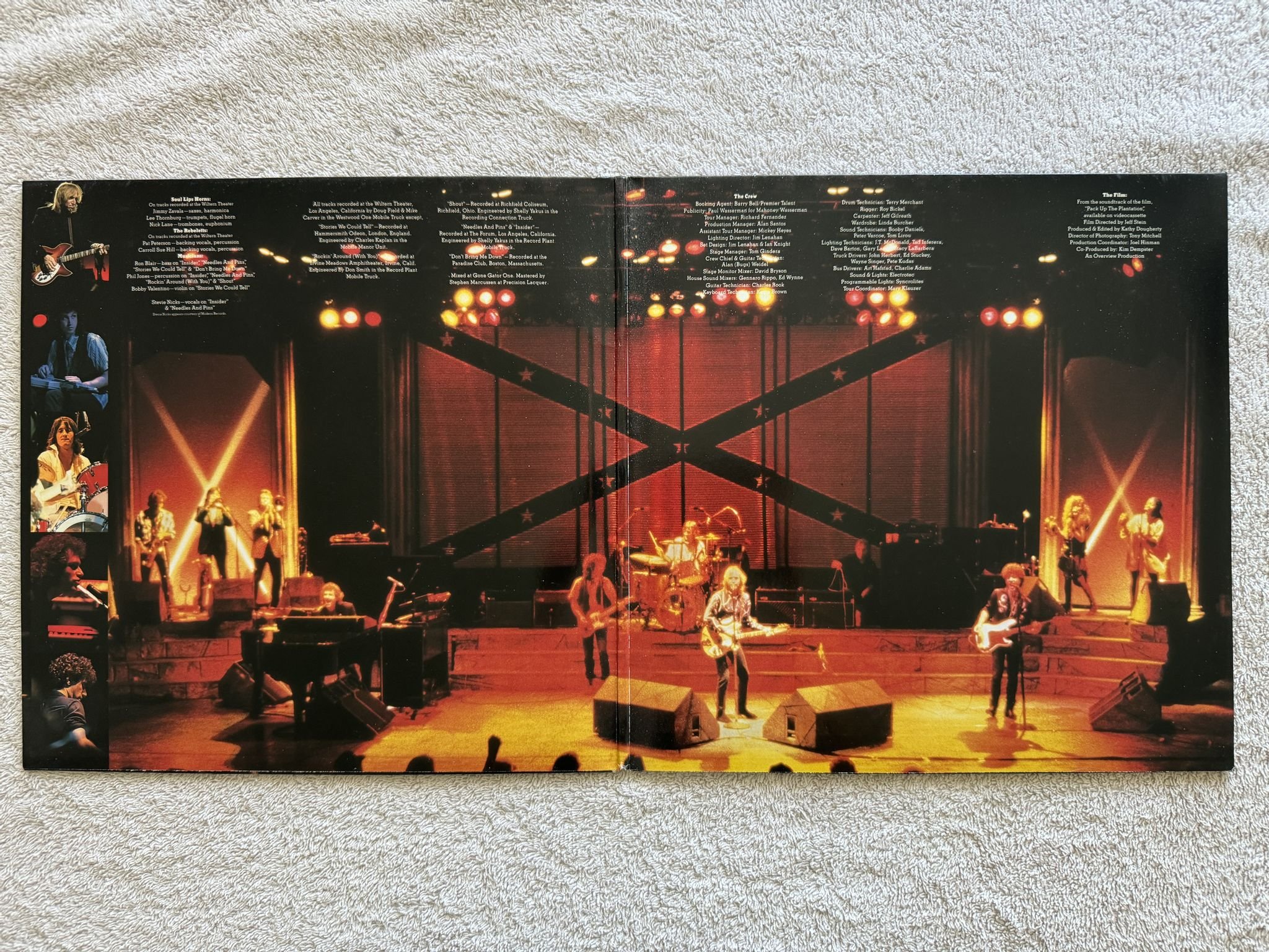 Omslagsbild för skivan TOM PETTY AND THE HEARTBREAKERS pack up the plantation 2xLP -85 MCA 252 704-1