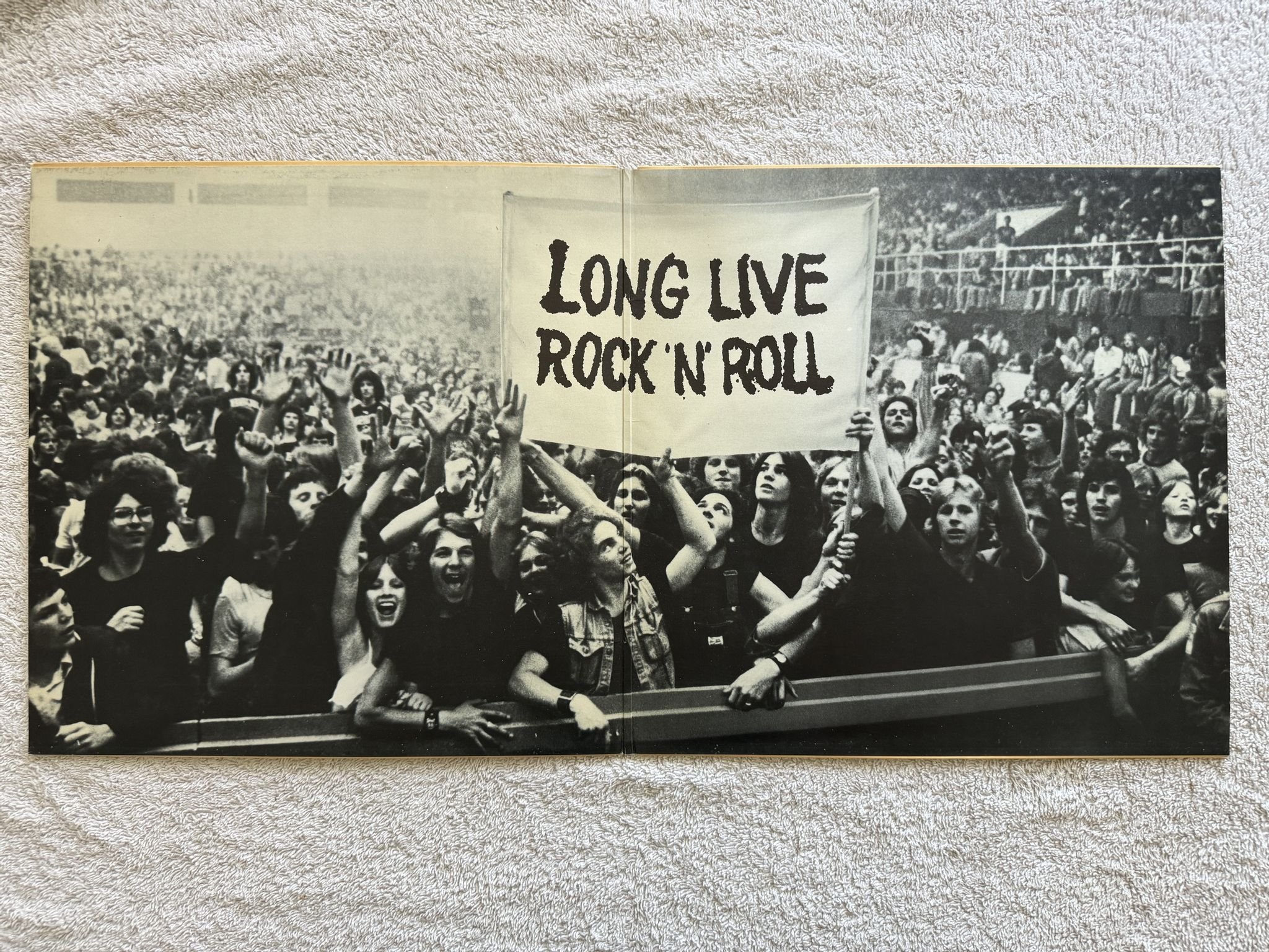 Omslagsbild för skivan RAINBOW long live rock n roll LP -78 ncb POLYDOR 2391335