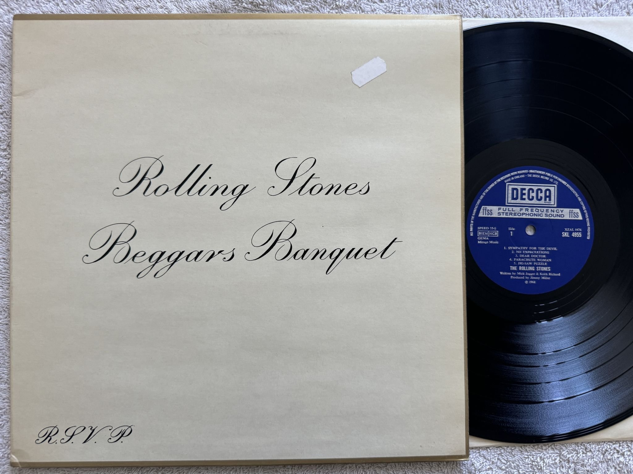 Omslagsbild för skivan THE ROLLING STONES beggars banquet LP UK DECCA SKL 4955