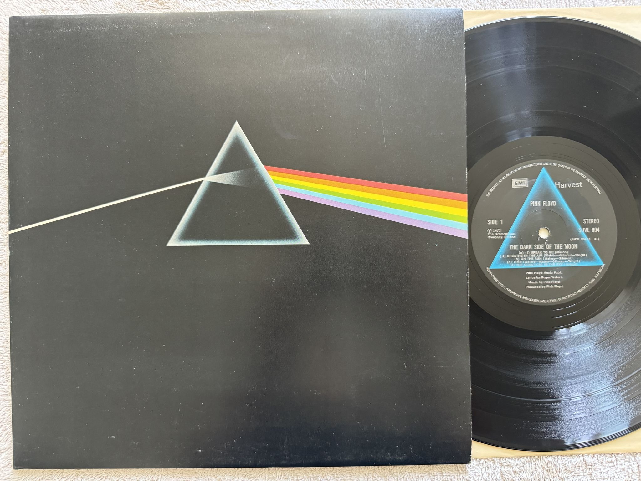 Omslagsbild för skivan PINK FLOYD dark side of the moon LP UK EMI / HARVEST SHVL 804 **COMPLETE **