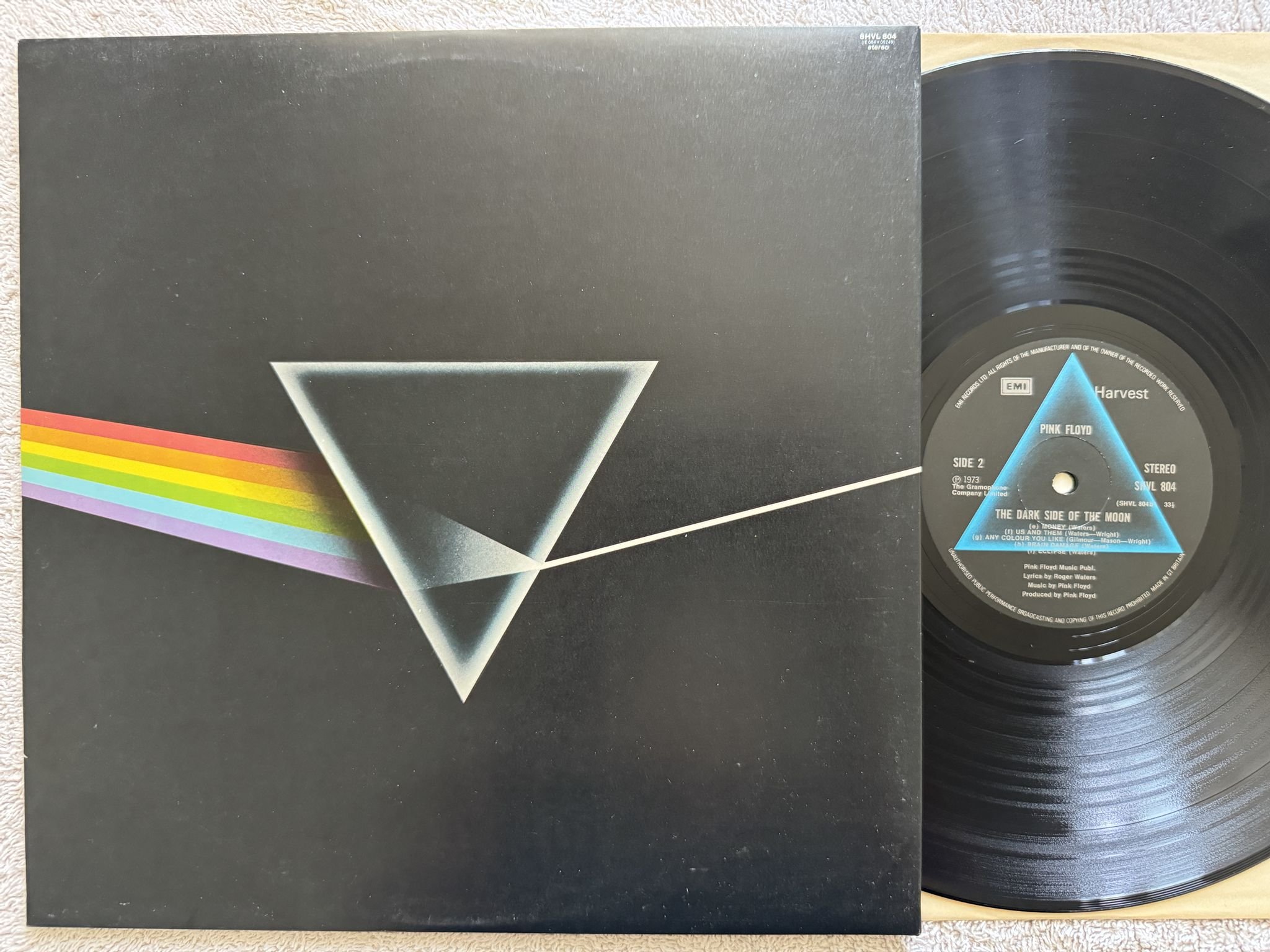 Omslagsbild för skivan PINK FLOYD dark side of the moon LP UK EMI / HARVEST SHVL 804 **COMPLETE **