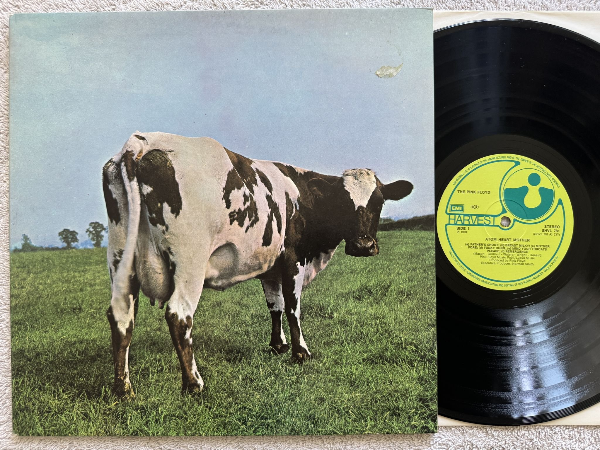 Omslagsbild för skivan PINK FLOYD atom heart mother LP ncb EMI / HARVEST SHVL 781