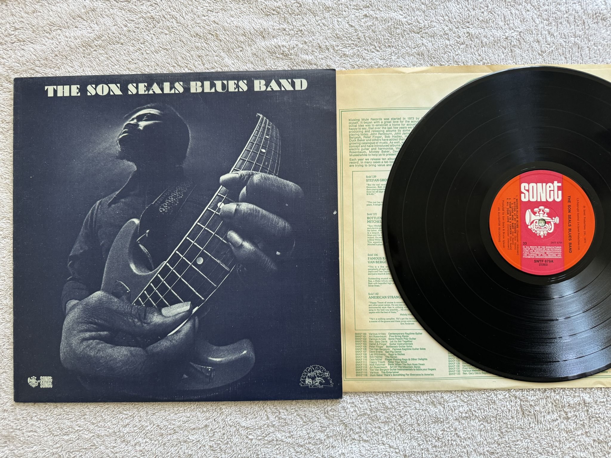 Omslagsbild för skivan THE SON SEALS BLUES BAND s/t LP -74 UK SONET SNTF 679