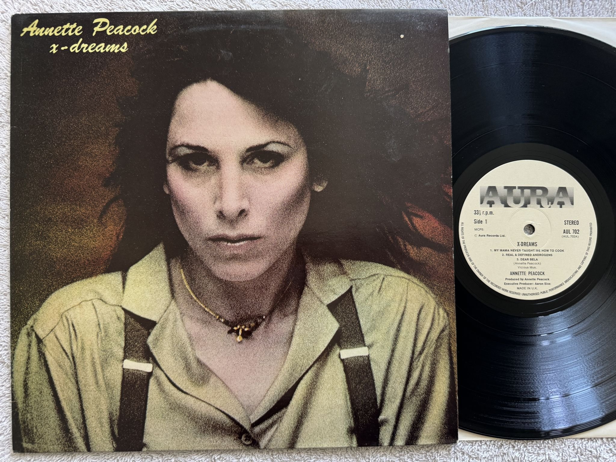 Omslagsbild för skivan ANNETTE PEACOCK x-dreams LP -78 UK AURA AUL 702