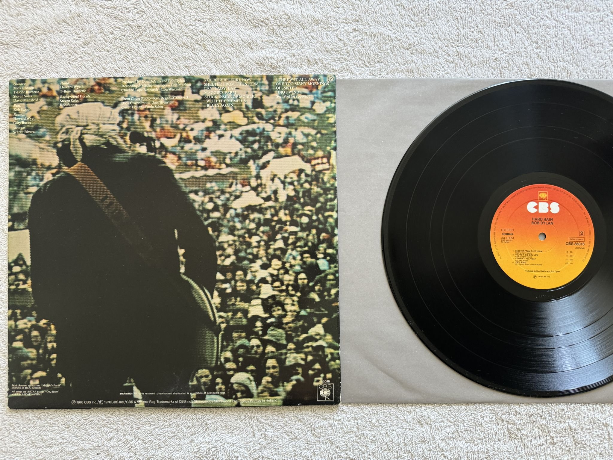 Omslagsbild för skivan BOB DYLAN hard rain LP -76 Hol CBS 86016