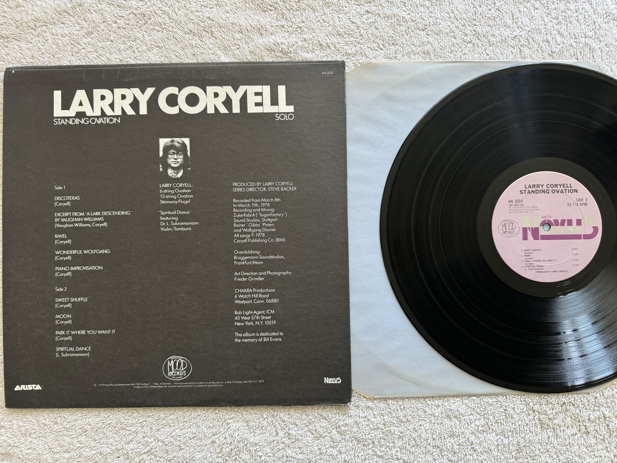 Omslagsbild för skivan LARRY CORYELL standing ovation LP -78 US NOVUS AN 3024
