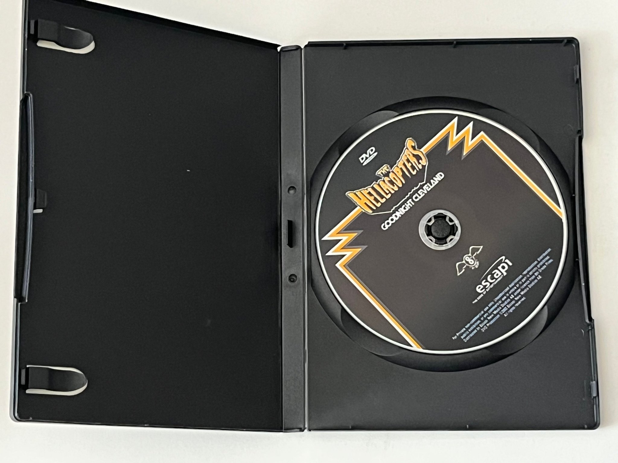 Omslagsbild för skivan The Hellacopters - goodnight Cleveland DVD 2003 ESCAPI *** Signed by all ***