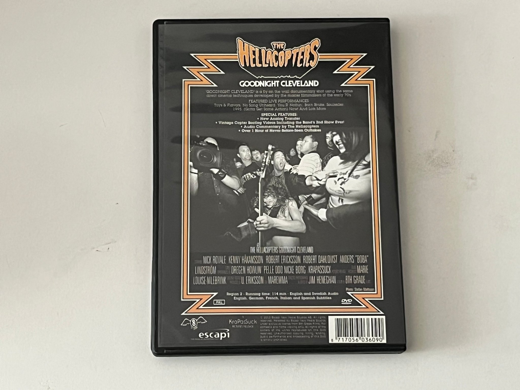 Omslagsbild för skivan The Hellacopters - goodnight Cleveland DVD 2003 ESCAPI *** Signed by all ***