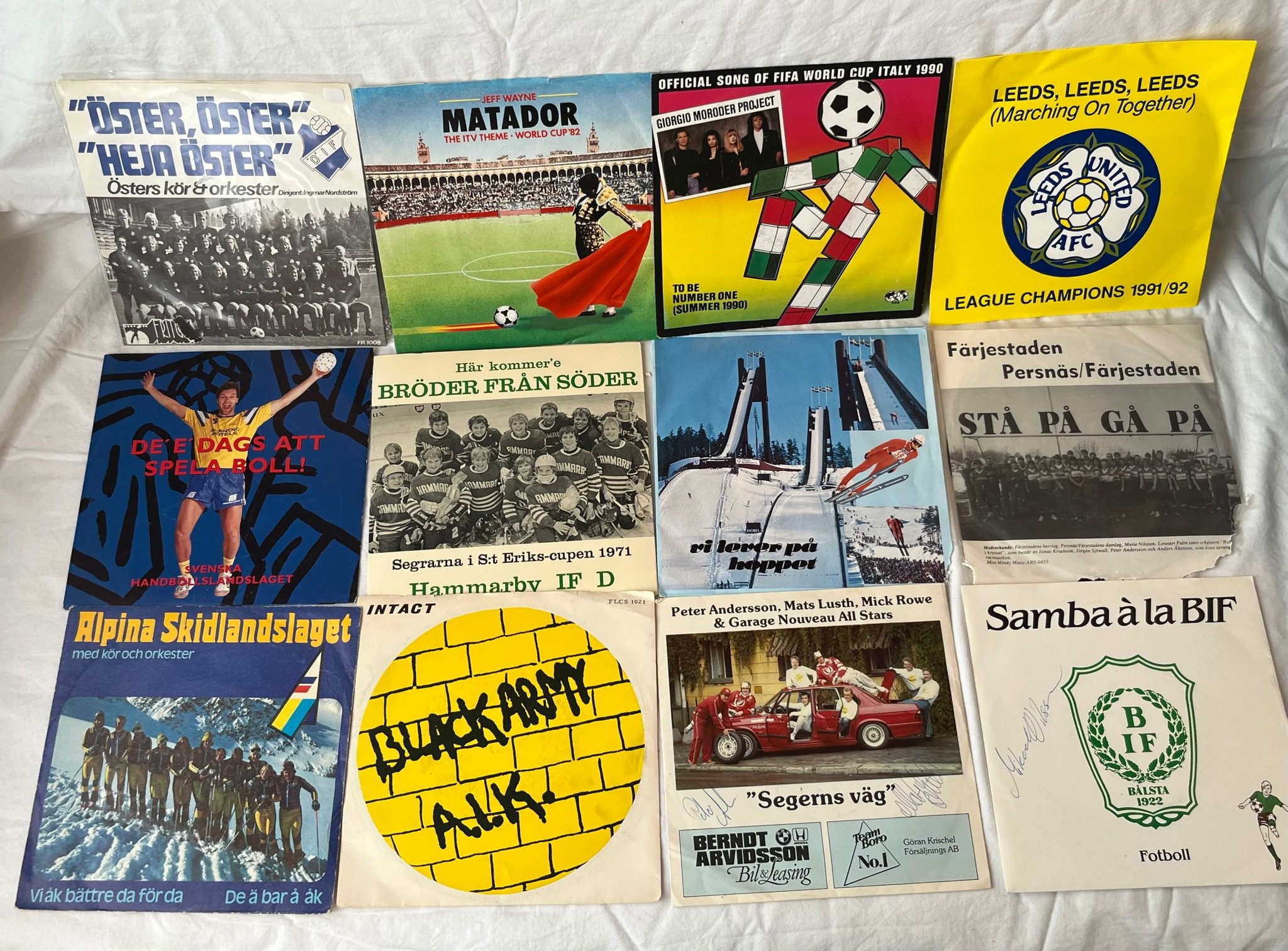 Omslagsbild för skivan Massor med sportrelaterade singlar från Hot Records