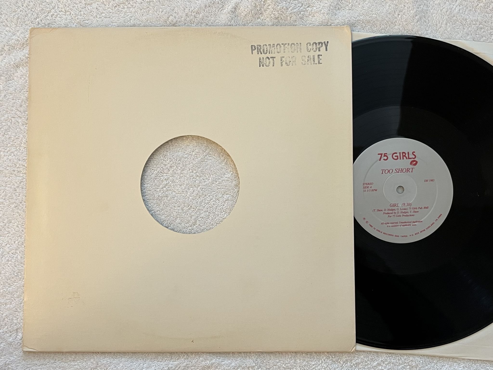 Omslagsbild för skivan TOO SHORT girl / shortrapp 12" -85 US 75 GIRLS DH 1985