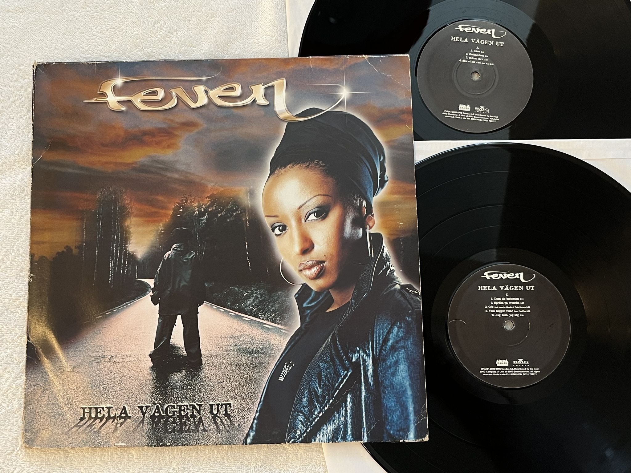 Omslagsbild för skivan FEVEN hela vägen ut 2xLP 2000 BANANREPUBLIKEN 74321 79257 1