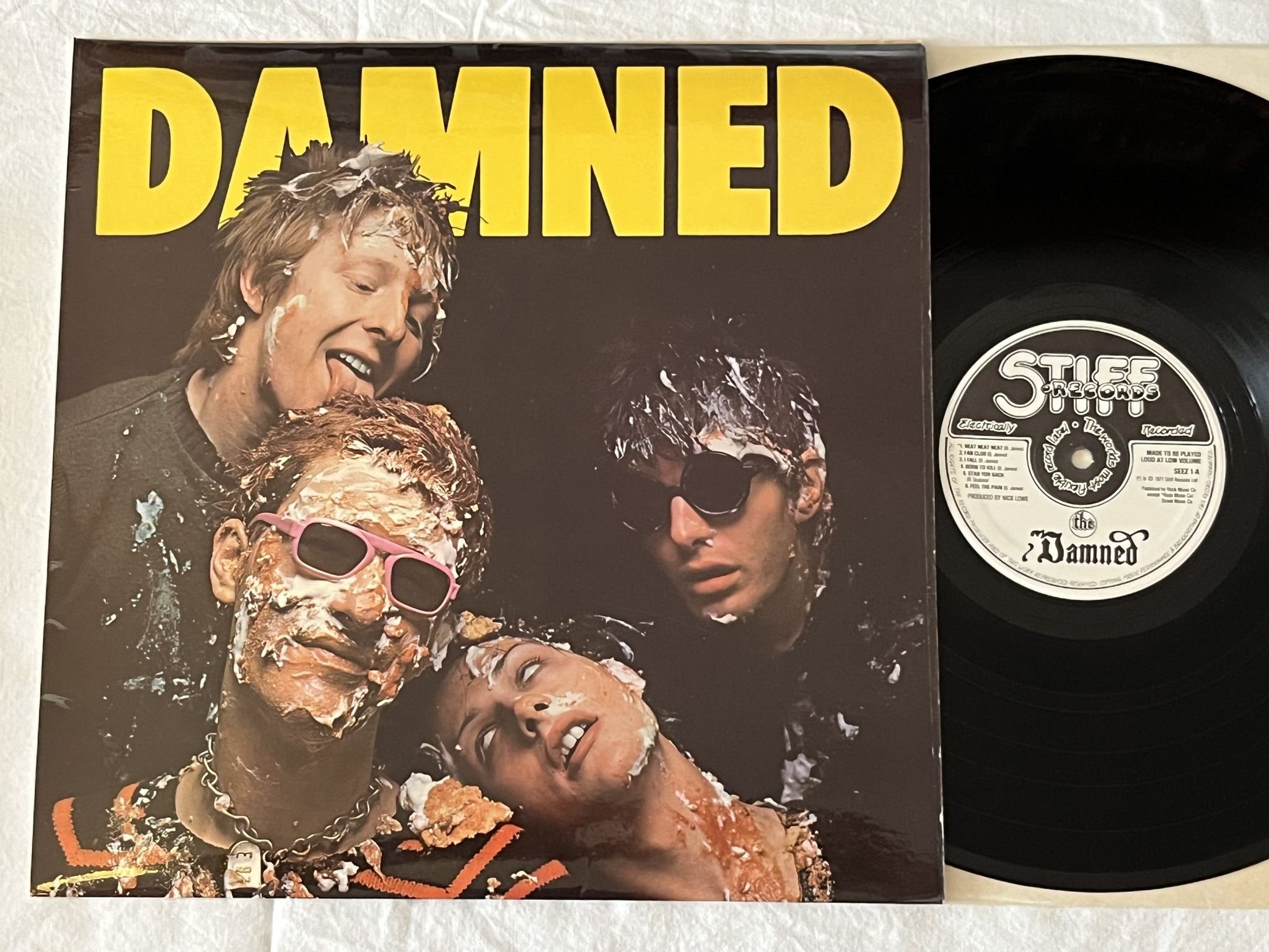 Omslagsbild för skivan THE DAMNED Damned Damned Damned LP -77 UK STIFF SEEZ-1 *** PUNK ROCK ***
