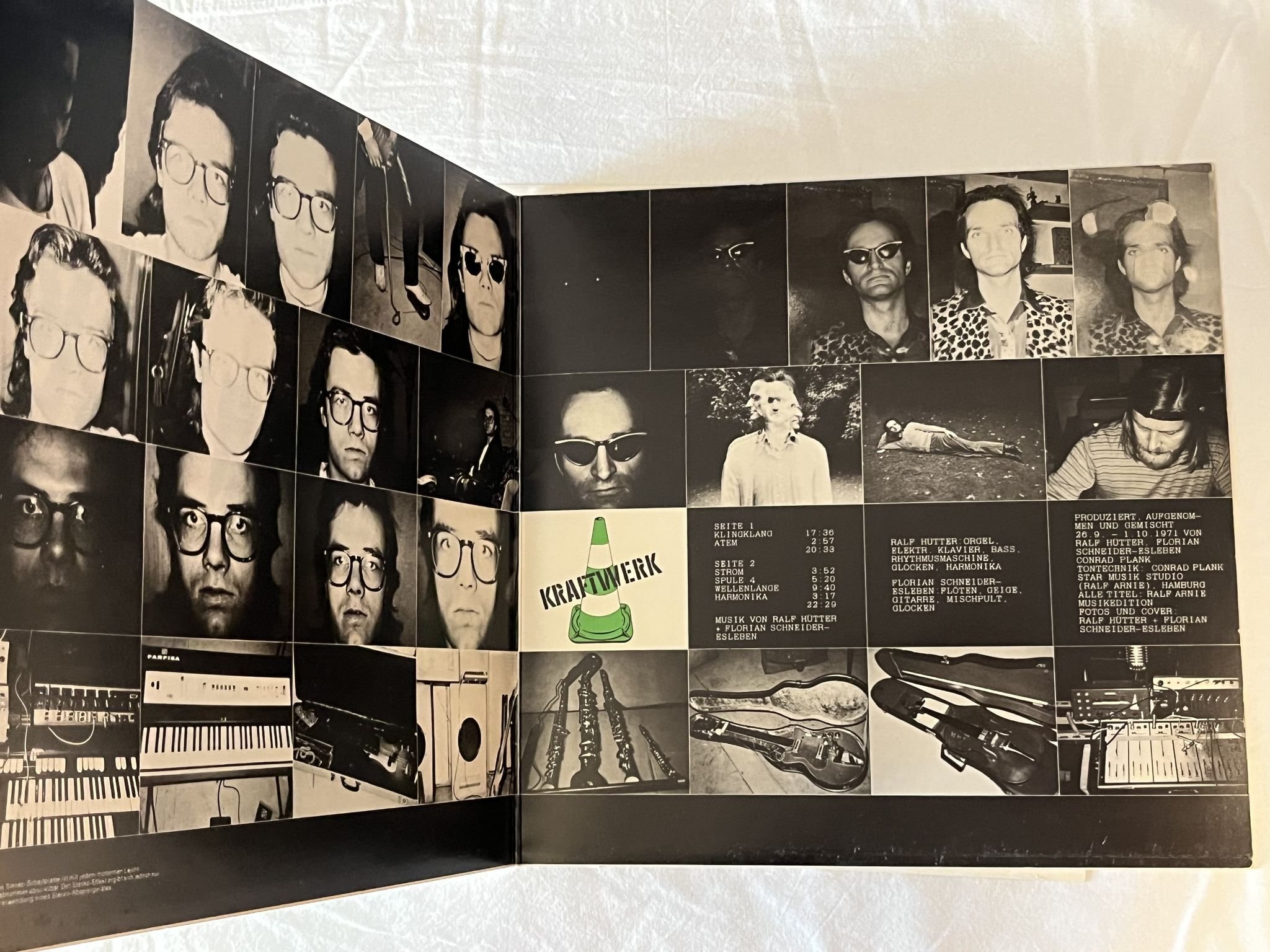 Omslagsbild för skivan KRAFTWERK 2 LP -72 Ger PHILIPS 6305 231 ** Injection Mould **