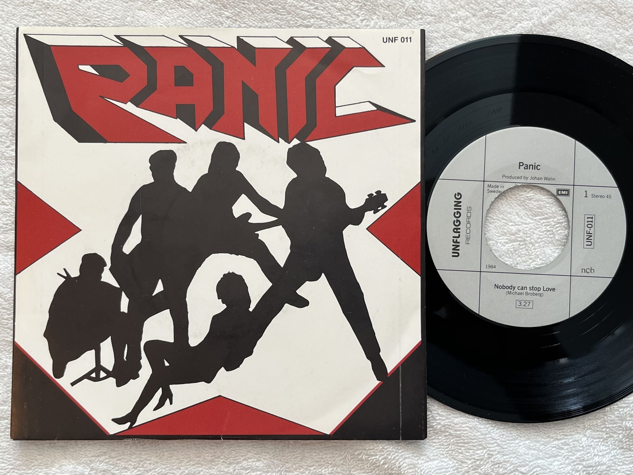 Omslagsbild för skivan PANIC nobody can stop love 7" -84 UNFLAGING RECORDS UNF 011