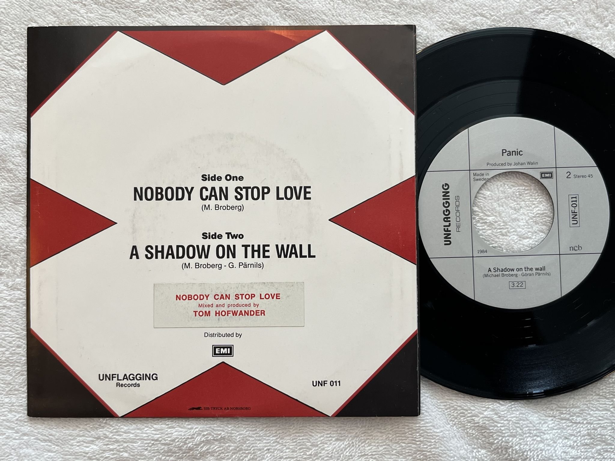 Omslagsbild för skivan PANIC nobody can stop love 7" -84 UNFLAGING RECORDS UNF 011