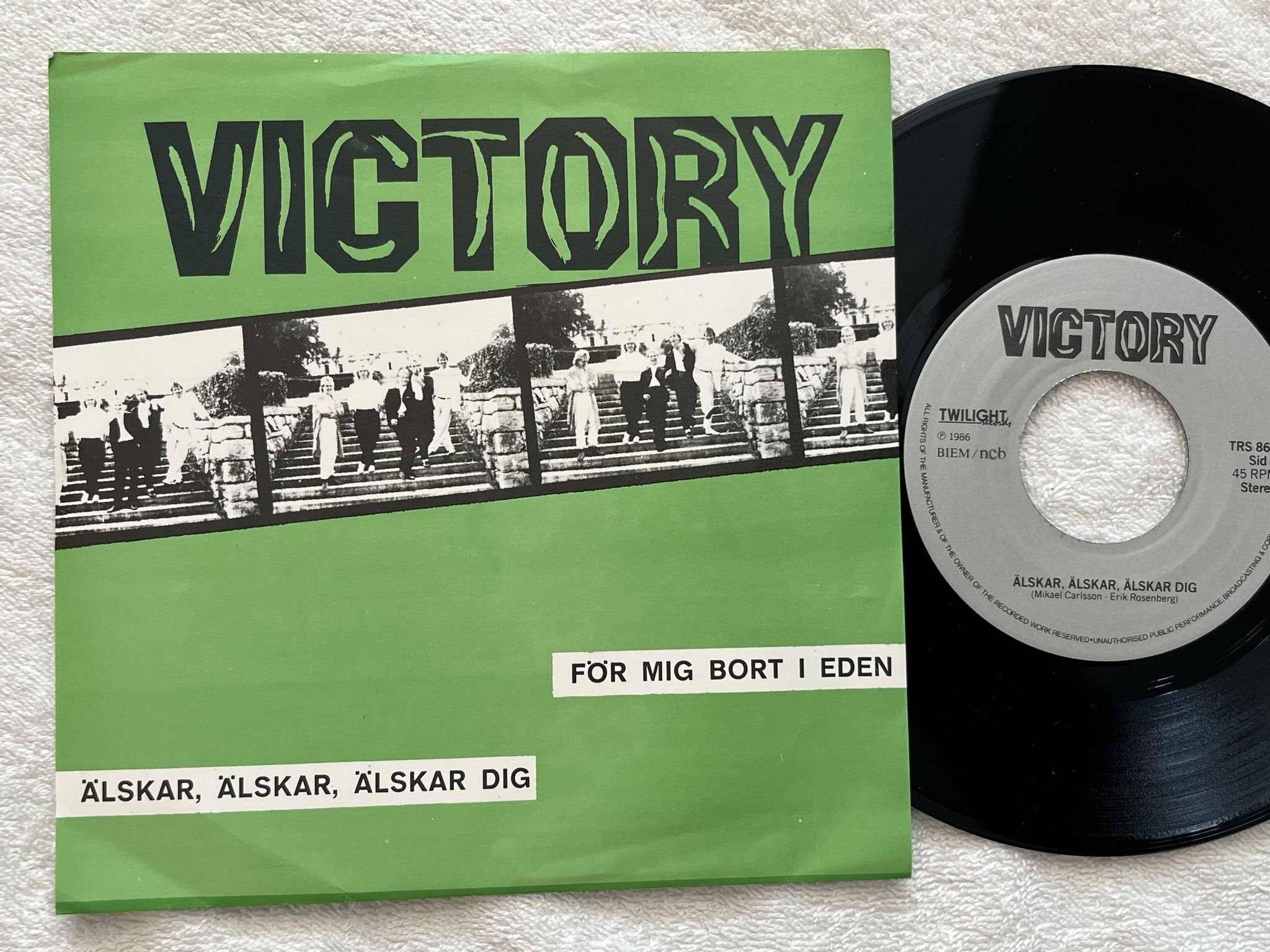 Omslagsbild för skivan VICTORY för mig bort i eden 7" -86 Swe TWILIGHT RECORDS TRS 864