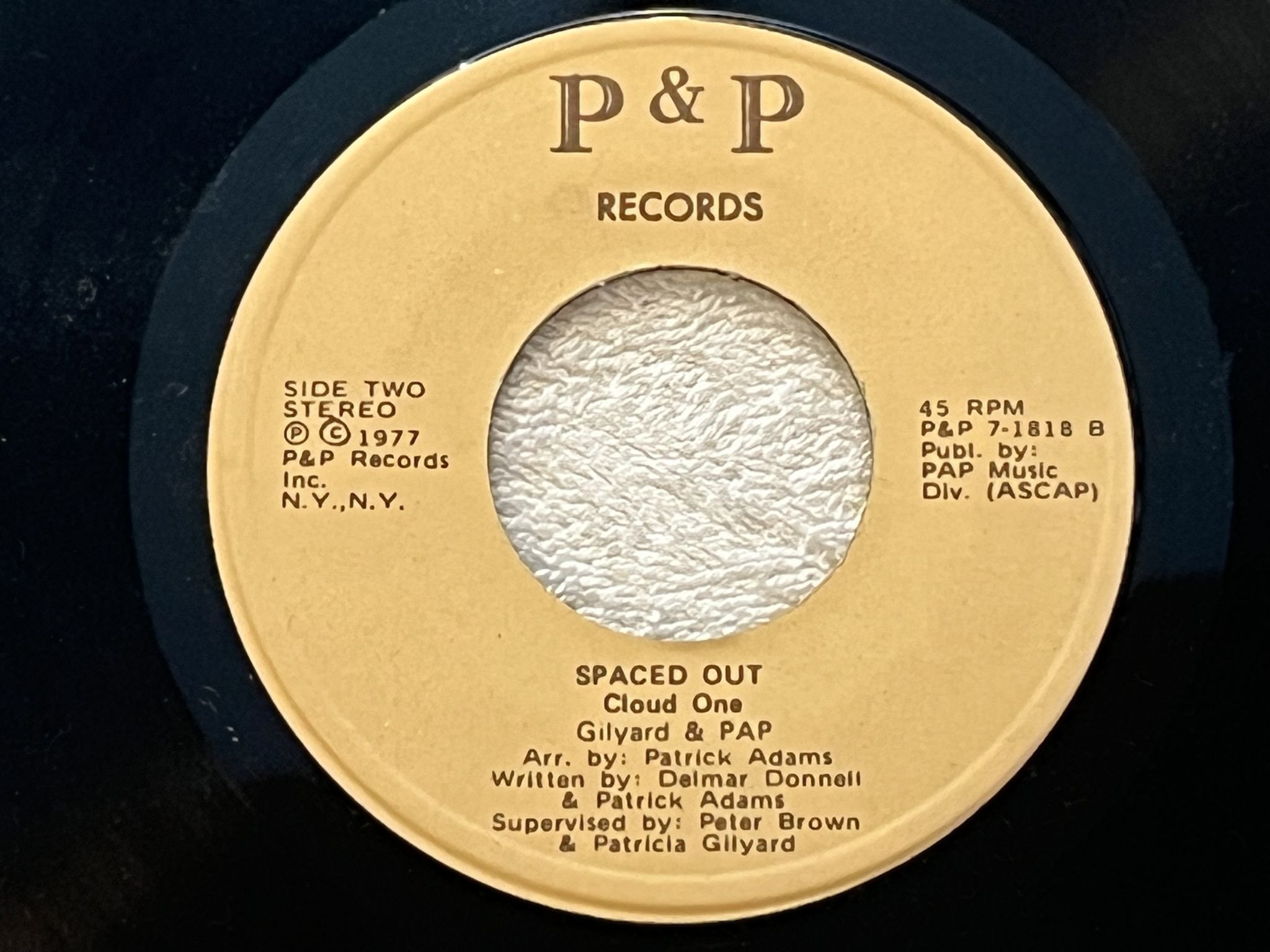 Omslagsbild för skivan CLOUD ONE Spaced Out 7" -77 US P&P 7-1818 *** PATRICK ADAMS ***