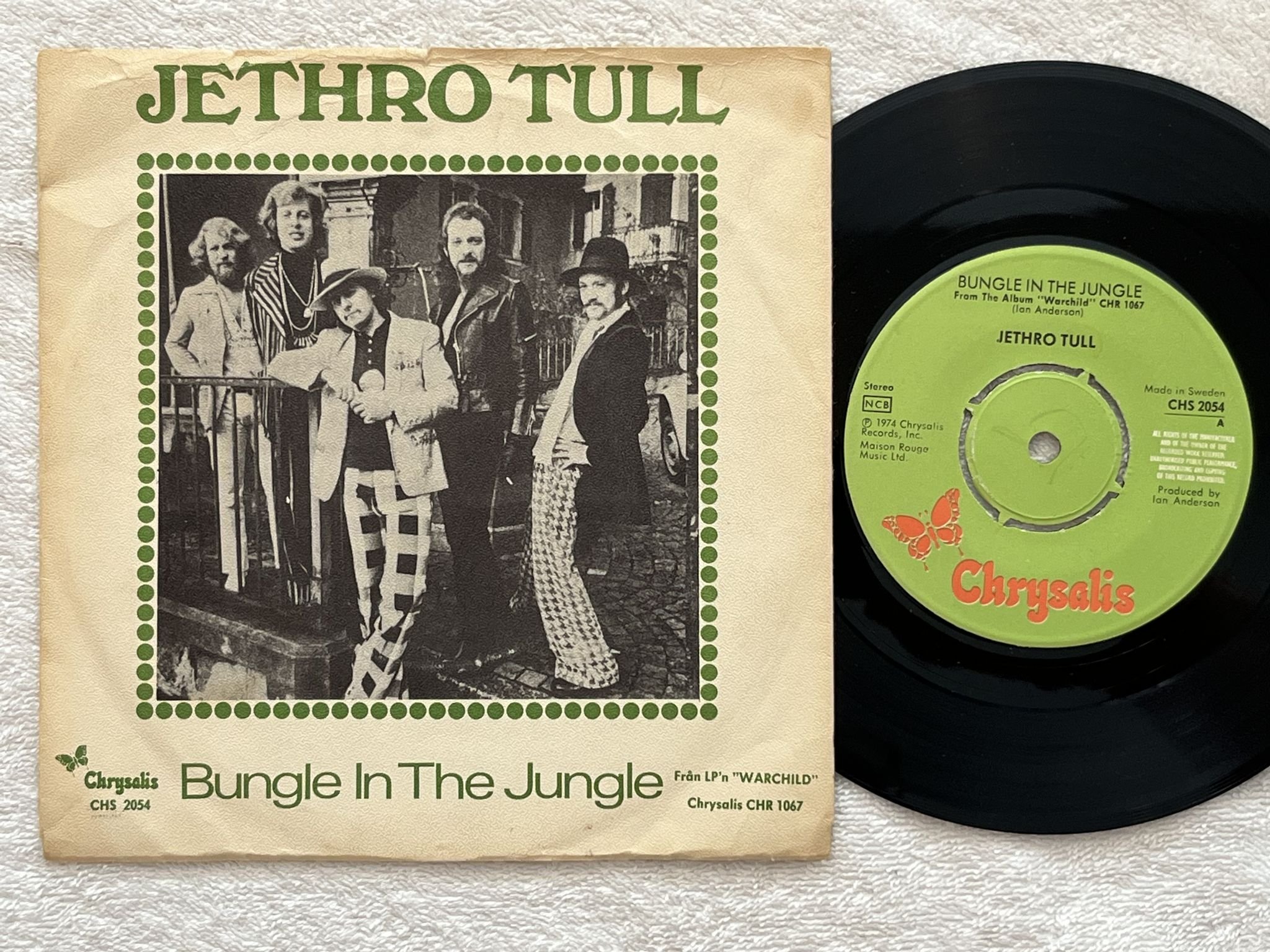 Omslagsbild för skivan JETHRO TULLBungle In The Jungle 7" -74 Swe CHRYSALIS CHS 2054