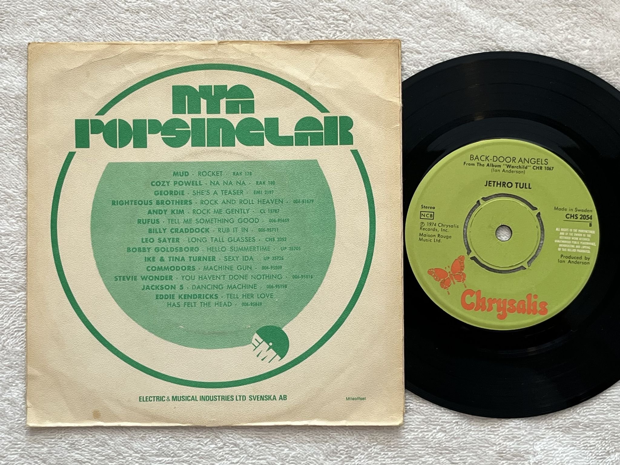 Omslagsbild för skivan JETHRO TULLBungle In The Jungle 7" -74 Swe CHRYSALIS CHS 2054