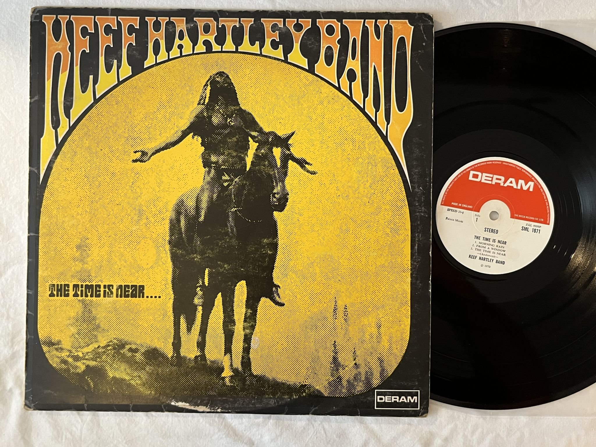 Omslagsbild för skivan KEEF HARTLEY BAND the time is near LP -70 UK DERAM SML 1071