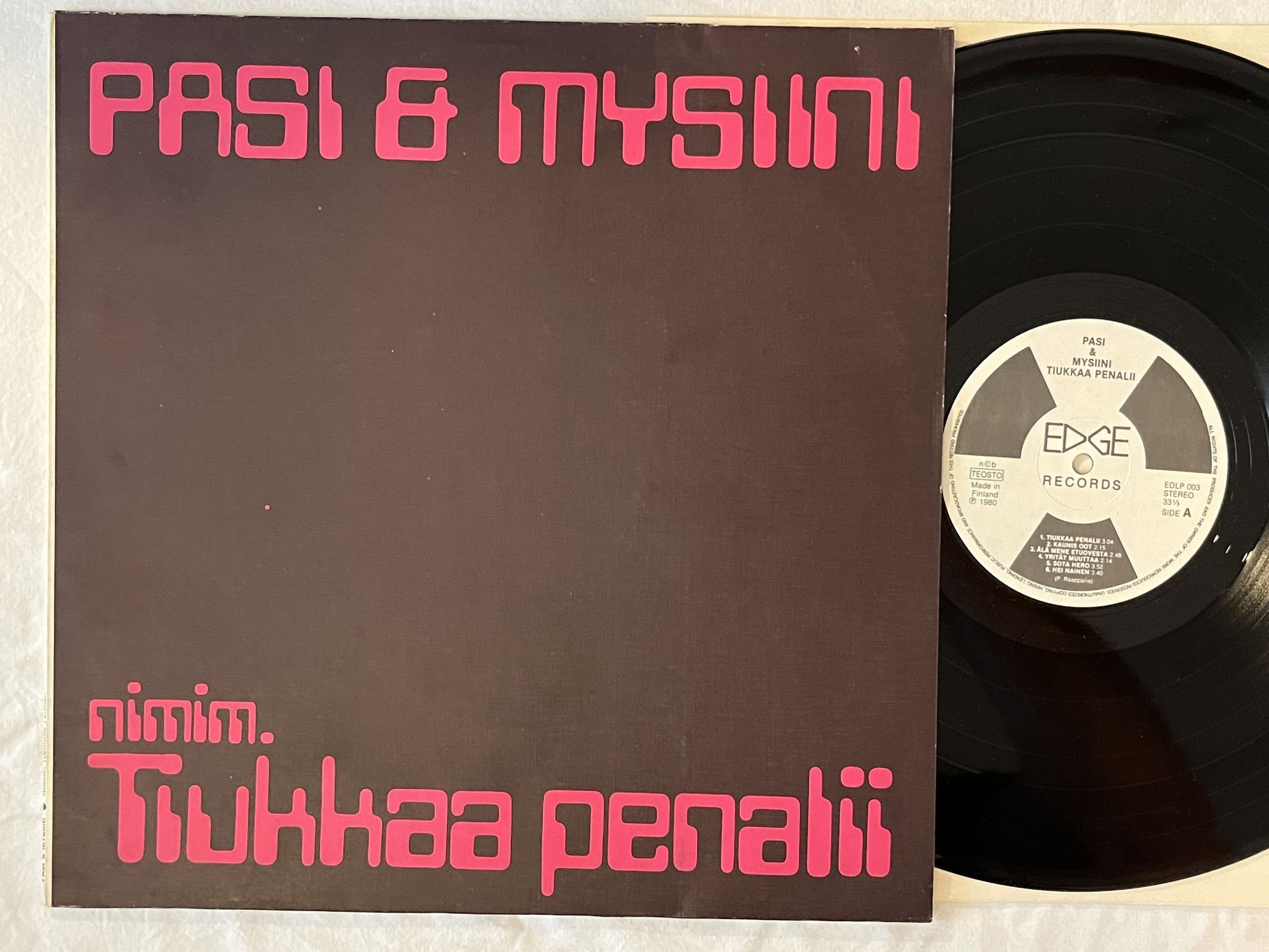 Omslagsbild för skivan PASI & MYSIINI Nimim. Tiukkaa Penalii LP -80 Finland EDGE EDLP 003 * Rare !! *