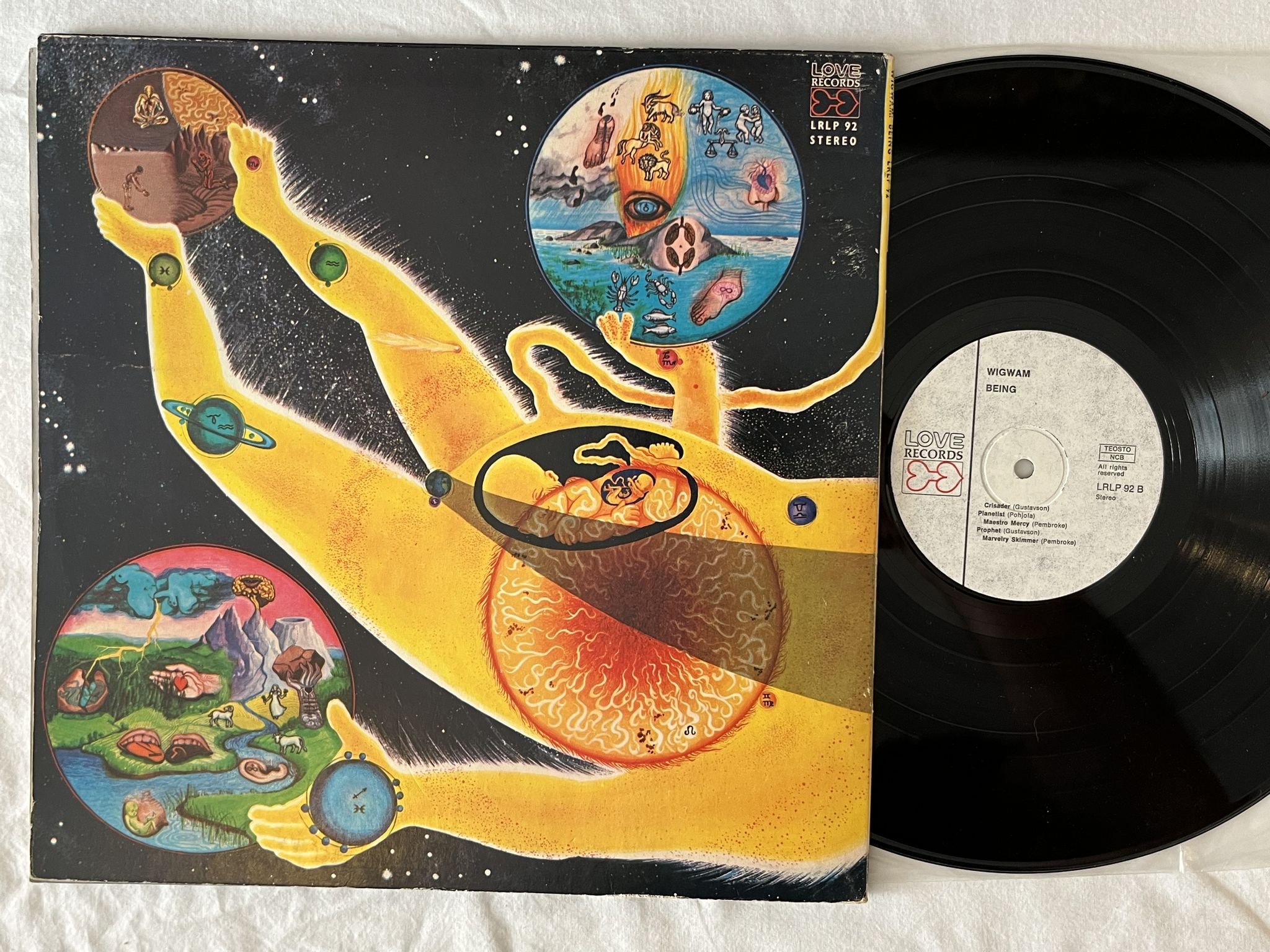 Omslagsbild för skivan WIGWAM being LP -74 Fin LOVE RECORDS LRLP 92 *** Progressive rock ***