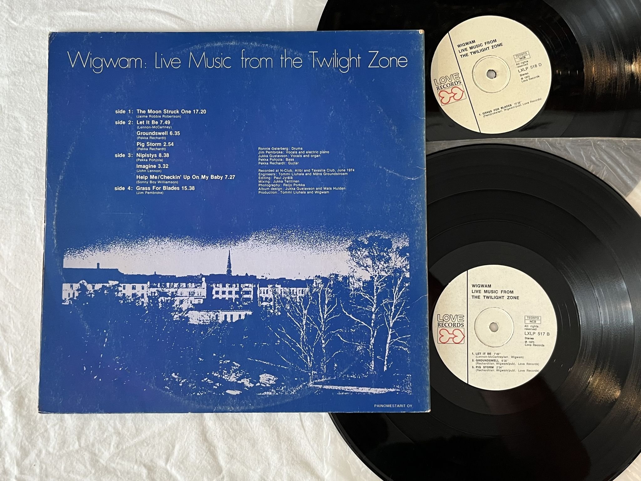 Omslagsbild för skivan WIGWAM Live Music From The Twilight Zone 2xLP -75 Finland LOVE LXLP 517/518
