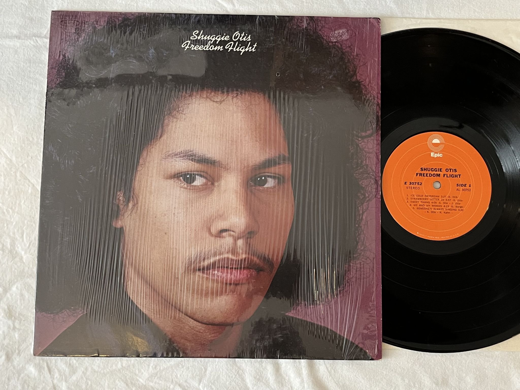 Omslagsbild för skivan SHUGGIE OTIS freedom flight LP -71 US EPIC E 30752 ** MASTERPIECE ***