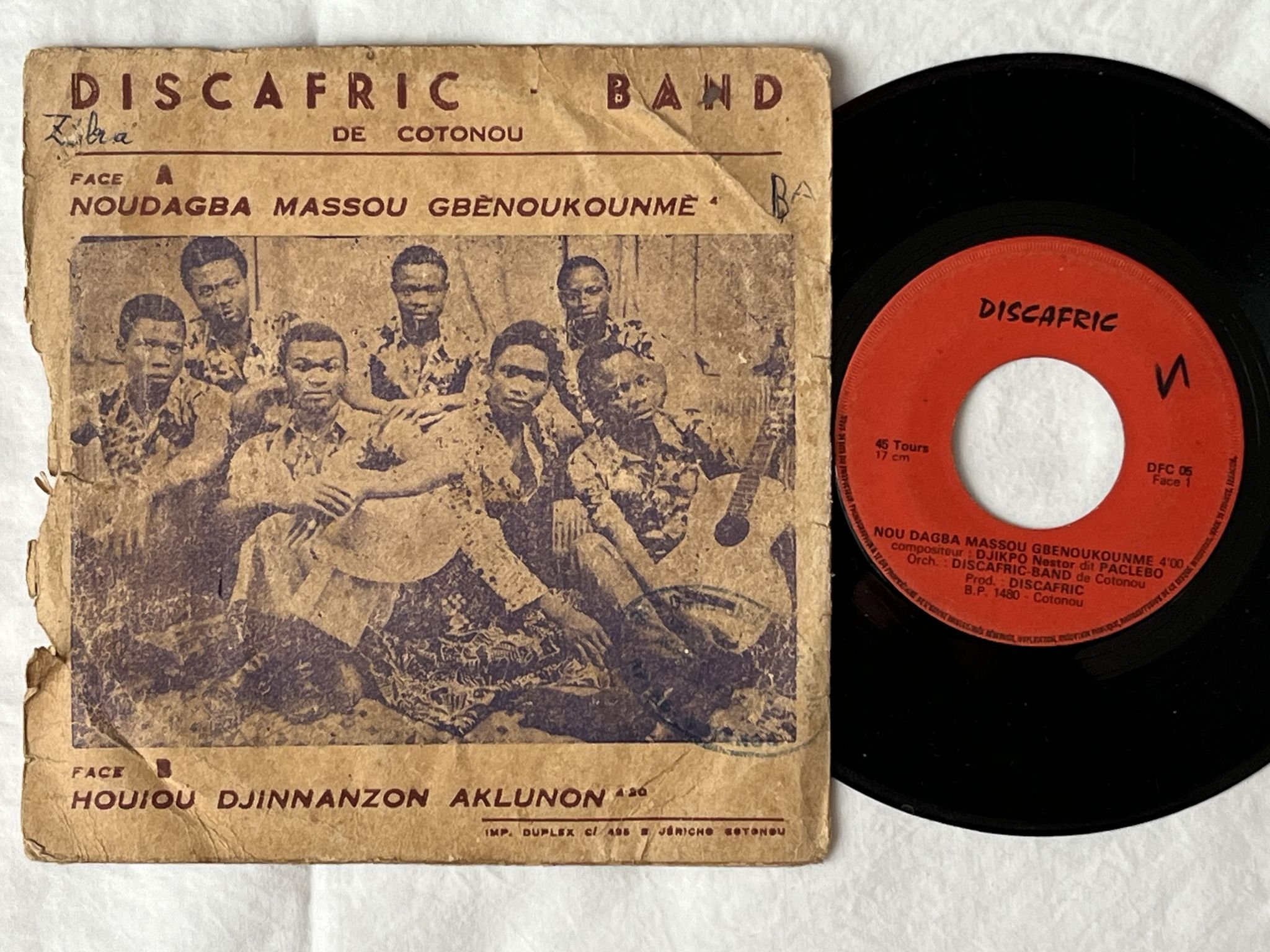 Omslagsbild för skivan Discafric Band De Co -Noudagba Massou Gbènoukounmè 7" Benin Discafric AFROBEAT