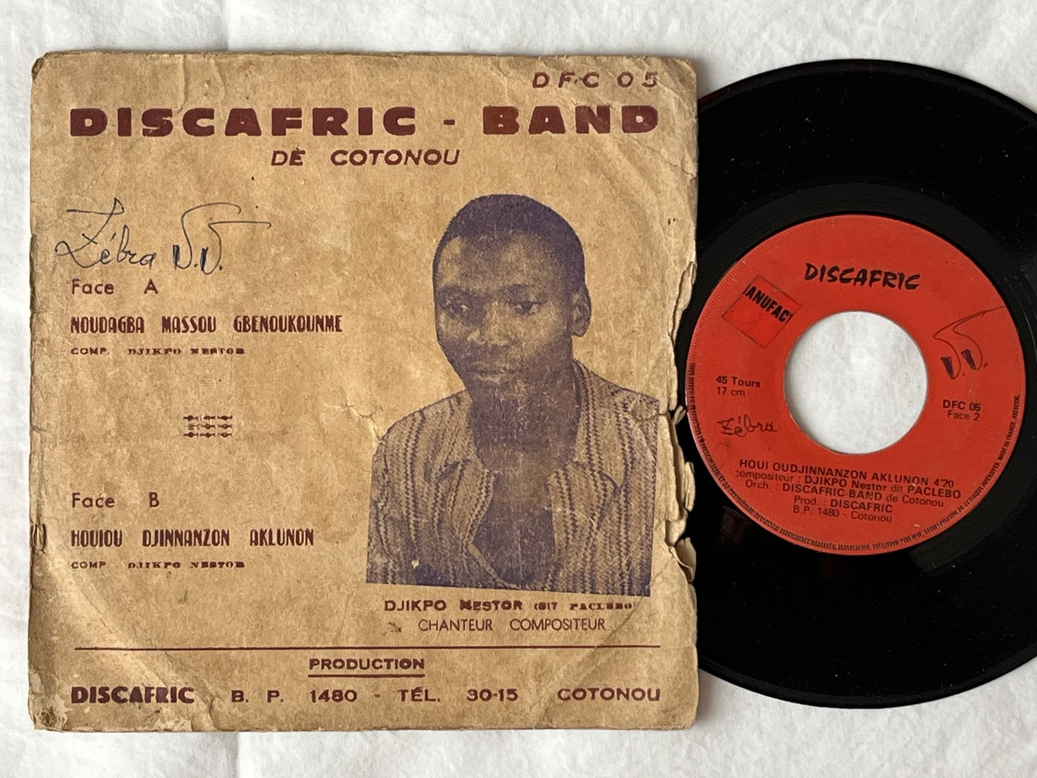 Omslagsbild för skivan Discafric Band De Co -Noudagba Massou Gbènoukounmè 7" Benin Discafric AFROBEAT
