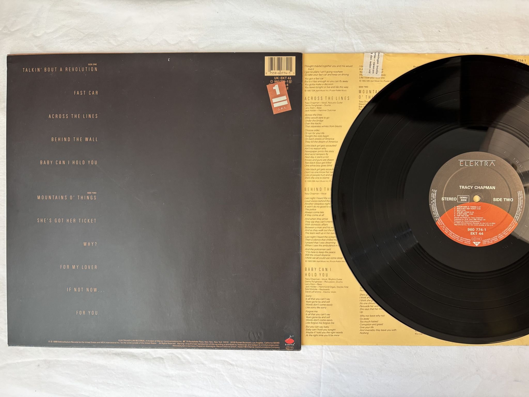 Omslagsbild för skivan TRACY CHAPMAN s/t LP -88 ELEKTRA 960 774-1 *** FAST CAR ***