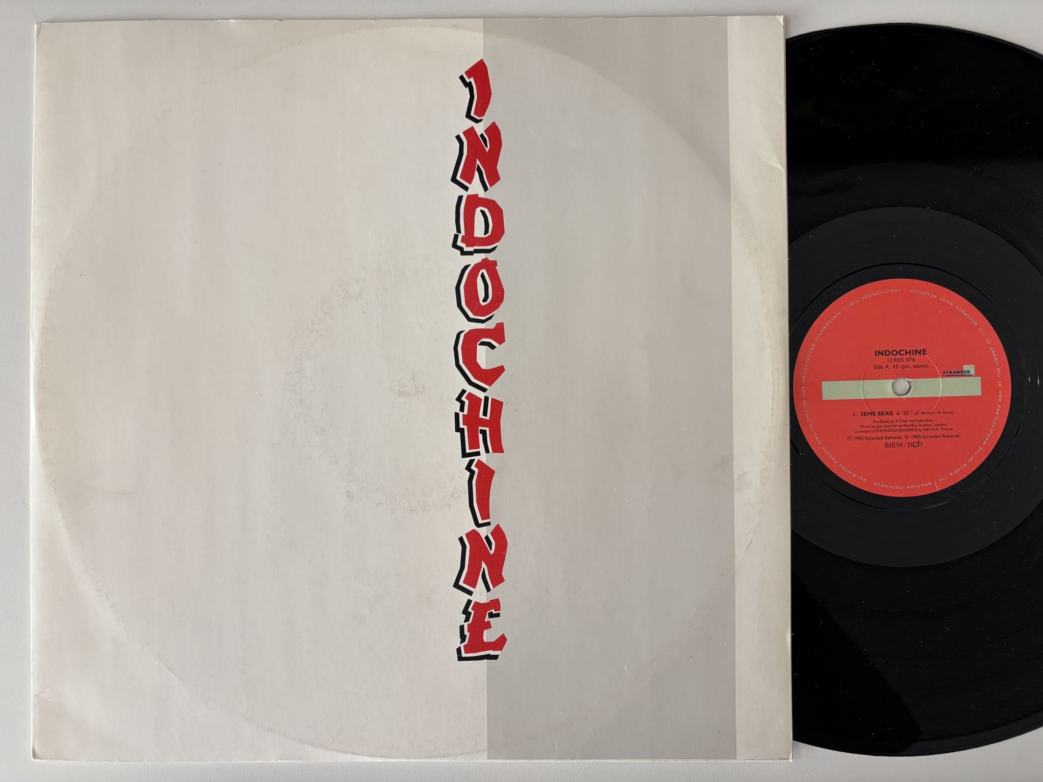 Omslagsbild för skivan INDOCHINE 3e Sexe 12"single -85 Swe STRANDED 12 REK 076 *** RARE SYNTH POP ***