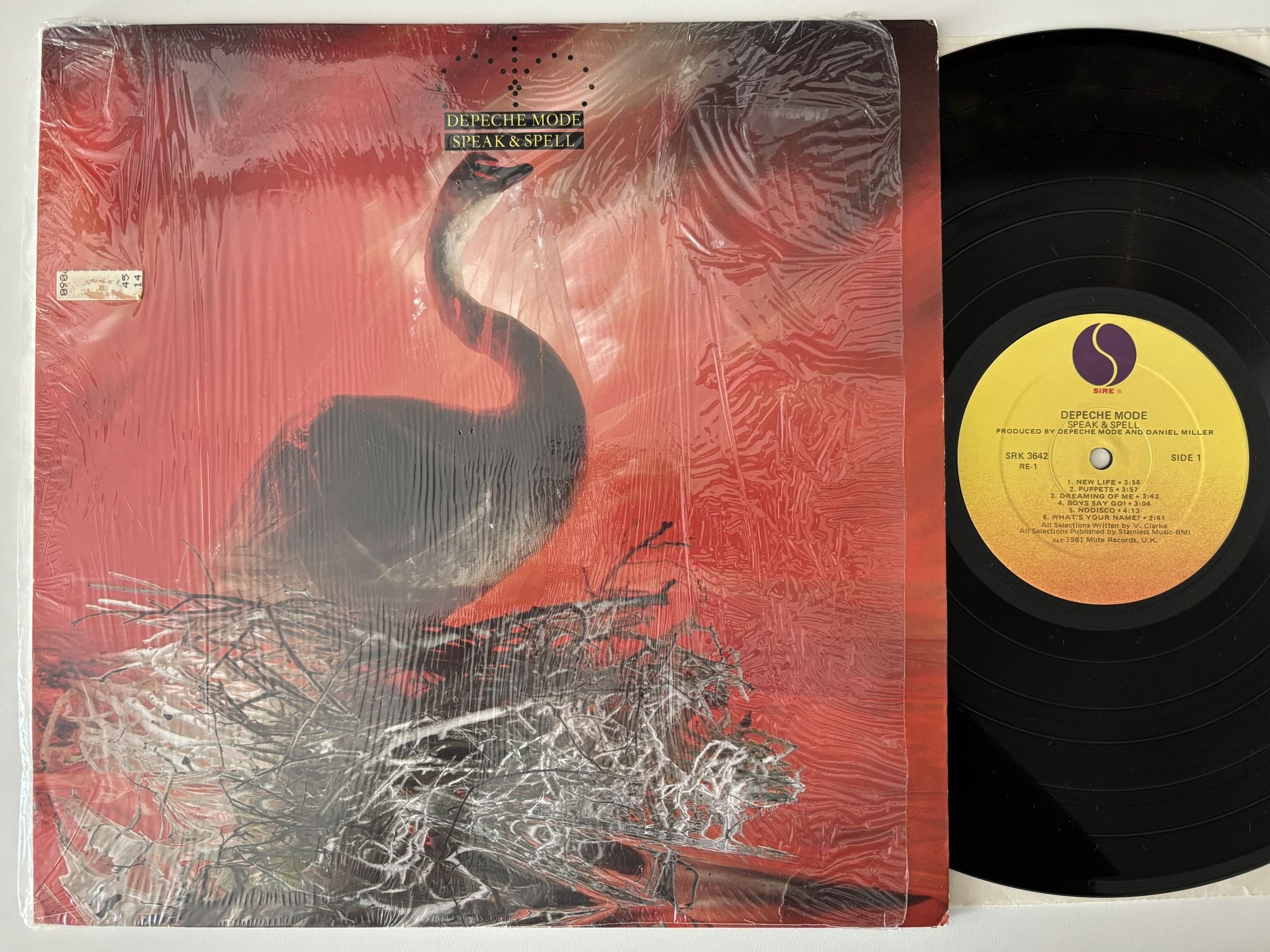 Omslagsbild för skivan DEPECHE MODE Speak & Spell LP -81 US SIRE SRK 3642