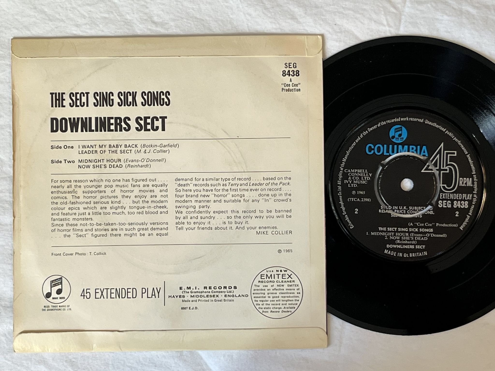 Omslagsbild för skivan DOWNLINERS SECT The Sect Sing Sick Songs 7"ep 65 UK COLUMBIA SEG 8438