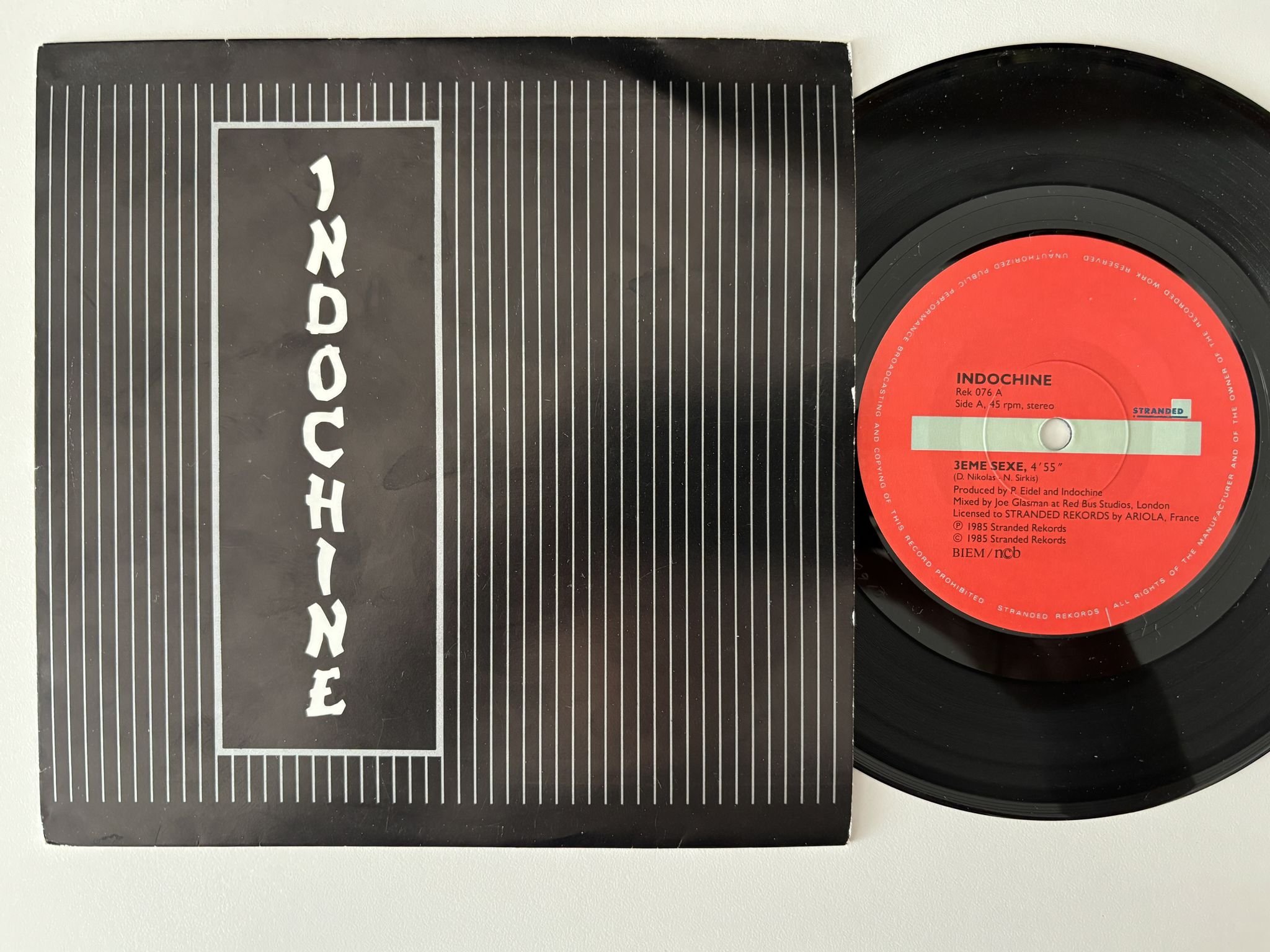 Omslagsbild för skivan INDOCHINE 3eme sexe 7" -85 Swe STRANDED REK 076 ** RARE 45 **