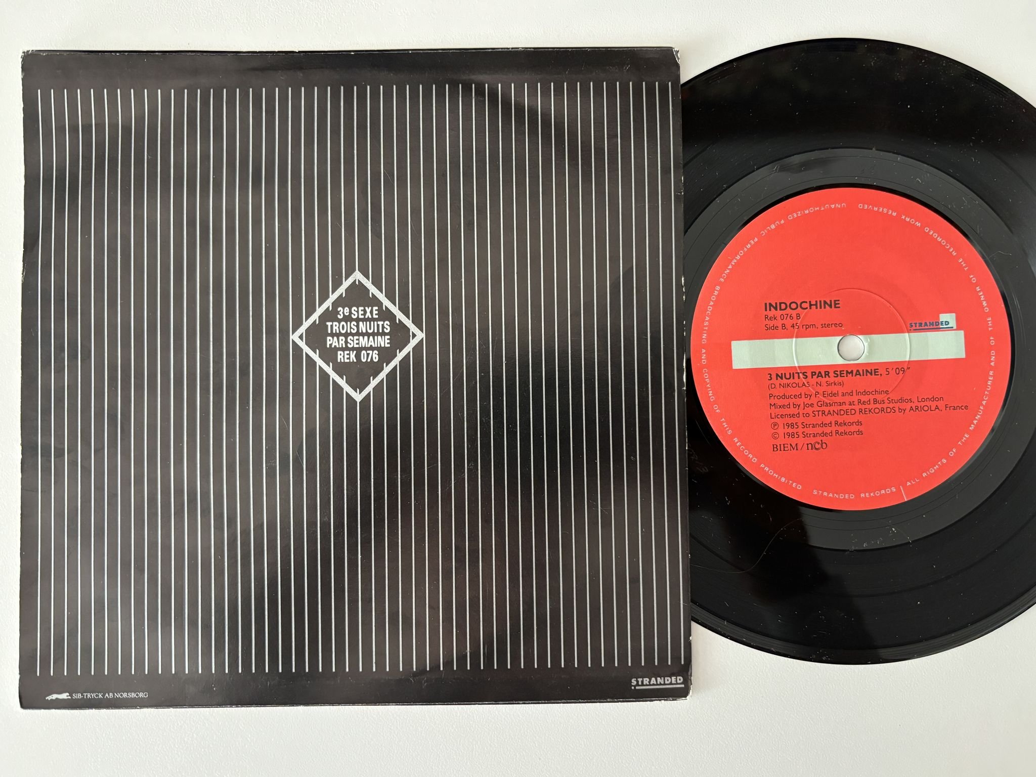 Omslagsbild för skivan INDOCHINE 3eme sexe 7" -85 Swe STRANDED REK 076 ** RARE 45 **