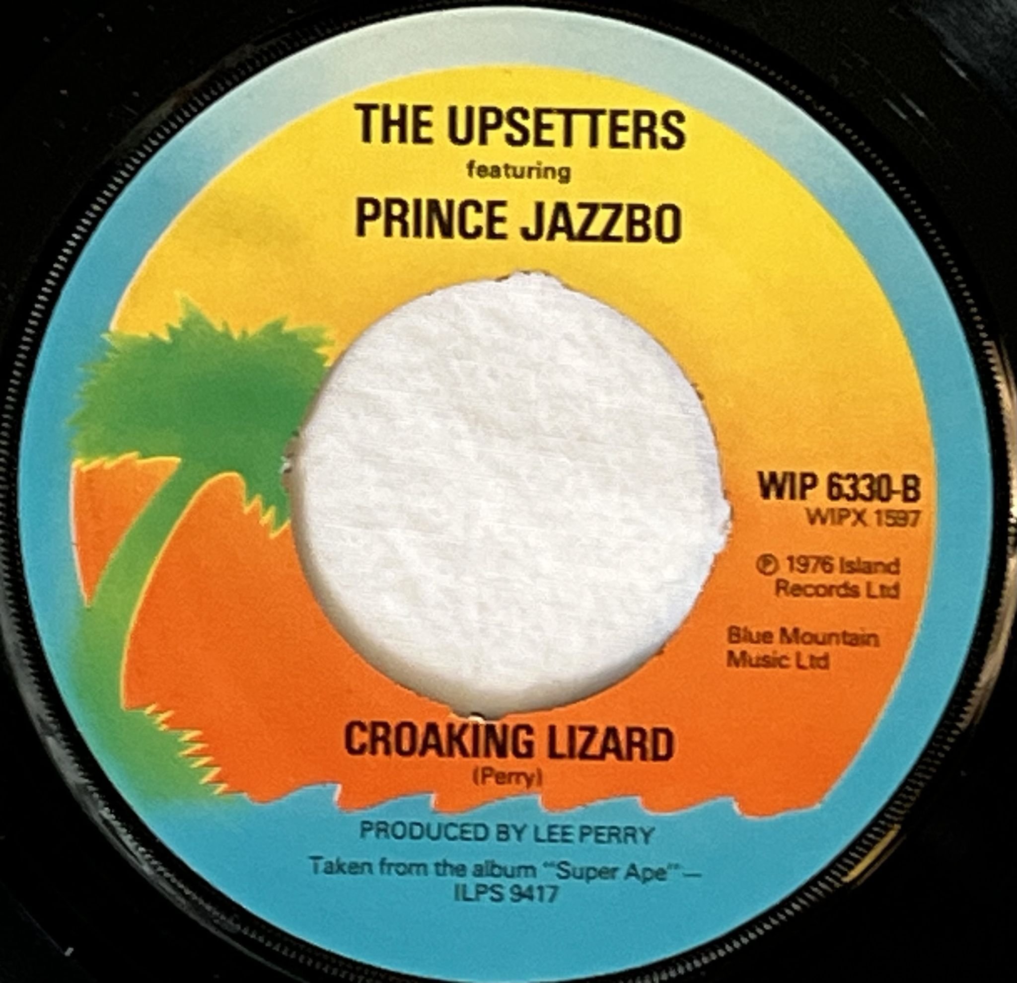 Omslagsbild för skivan MAX ROMEO chase the devil 7" -76 UK ISLAND WIP 6330 *** CLASSIC ***