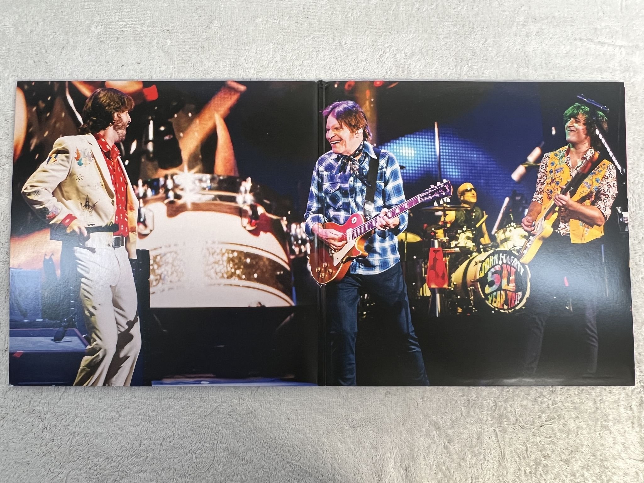 Omslagsbild för skivan JOHN FOGERTY 50 Year Trip Live At Red Rocks 2xLP 2019 BMG 4050538538113