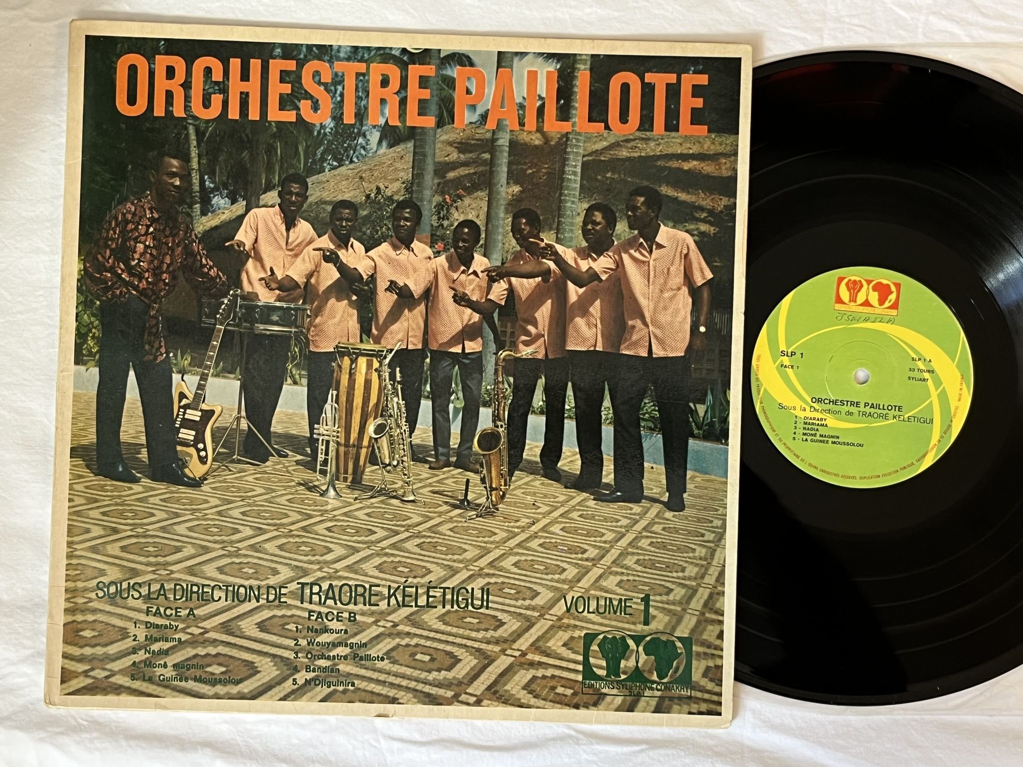 Omslagsbild för skivan ORCHESTRE PAILLOTE s/t LP -67 EDITIONS SYLIPHONE CONAKRY SLP 1 ** AFRO LATIN **
