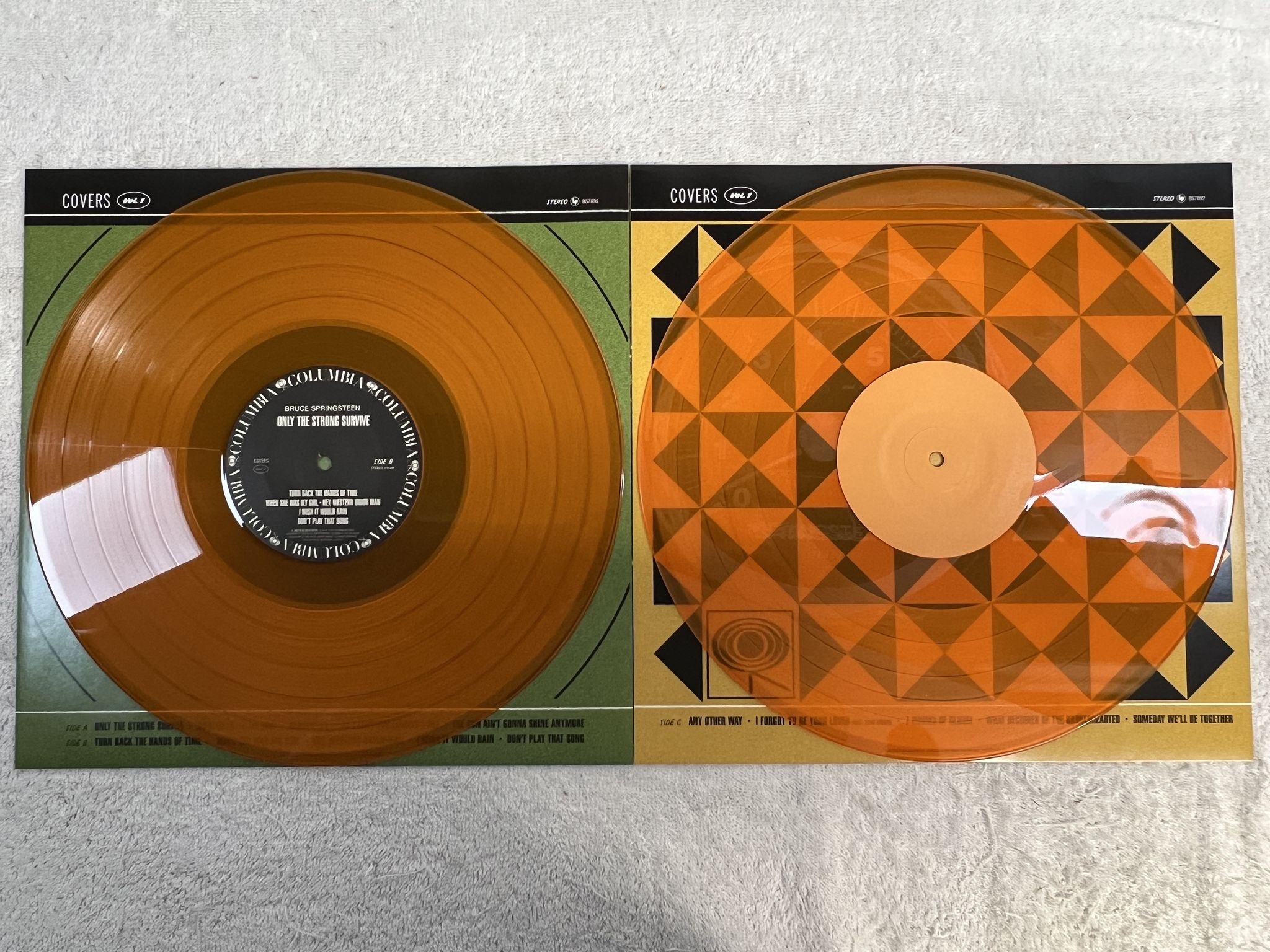 Omslagsbild för skivan BRUCE SPRINGSTEEN Only The Strong Survive 2xLP 2022 SONY MUSIC 19658753701