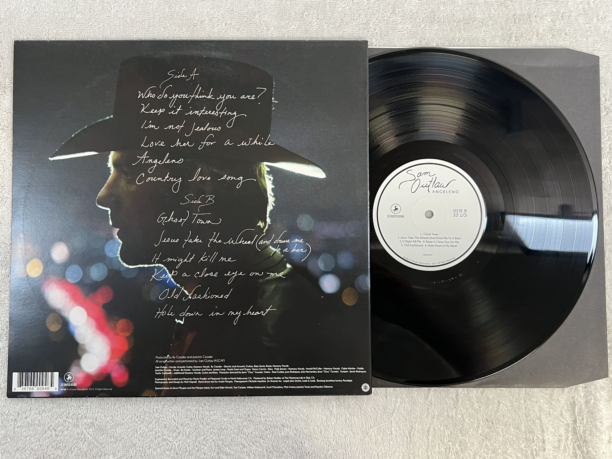 Omslagsbild för skivan SAM OUTLAW Angeleno LP 2015 SIX SHOOTER SIXLP094