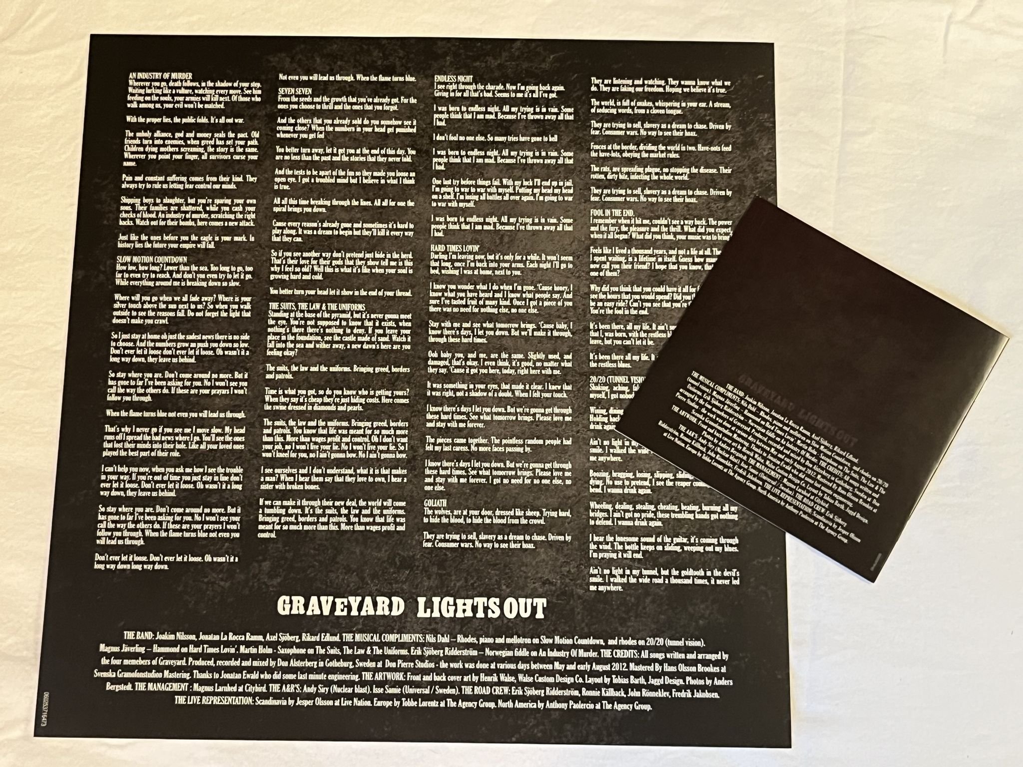 Omslagsbild för skivan GRAVEYARD Lights Out LP 2012 Swe Universal Music 060253716473