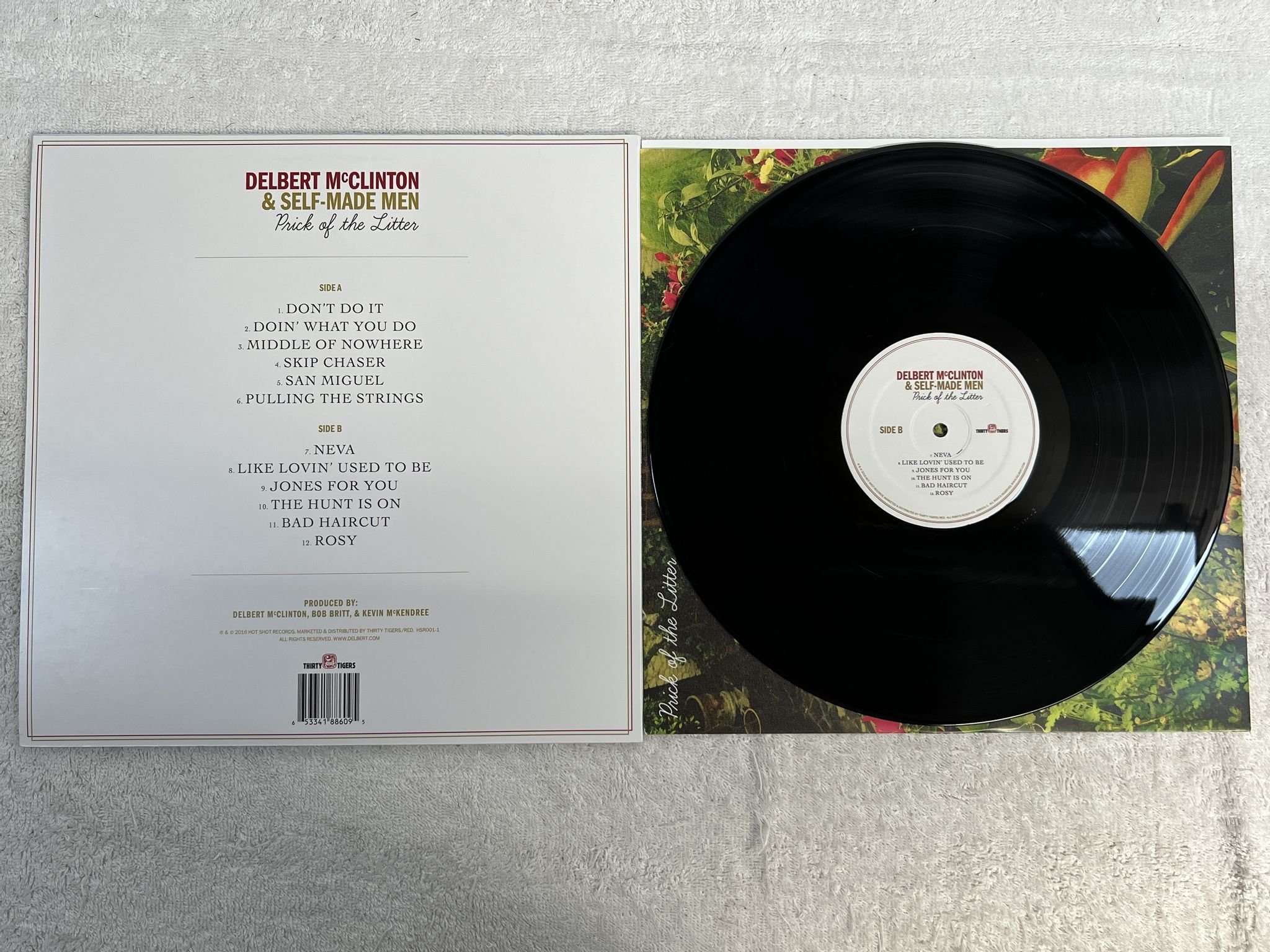 Omslagsbild för skivan Delbert McClinton & Self-Made Men – Prick Of The Litter LP 2017 HOT SHOT HSR0011