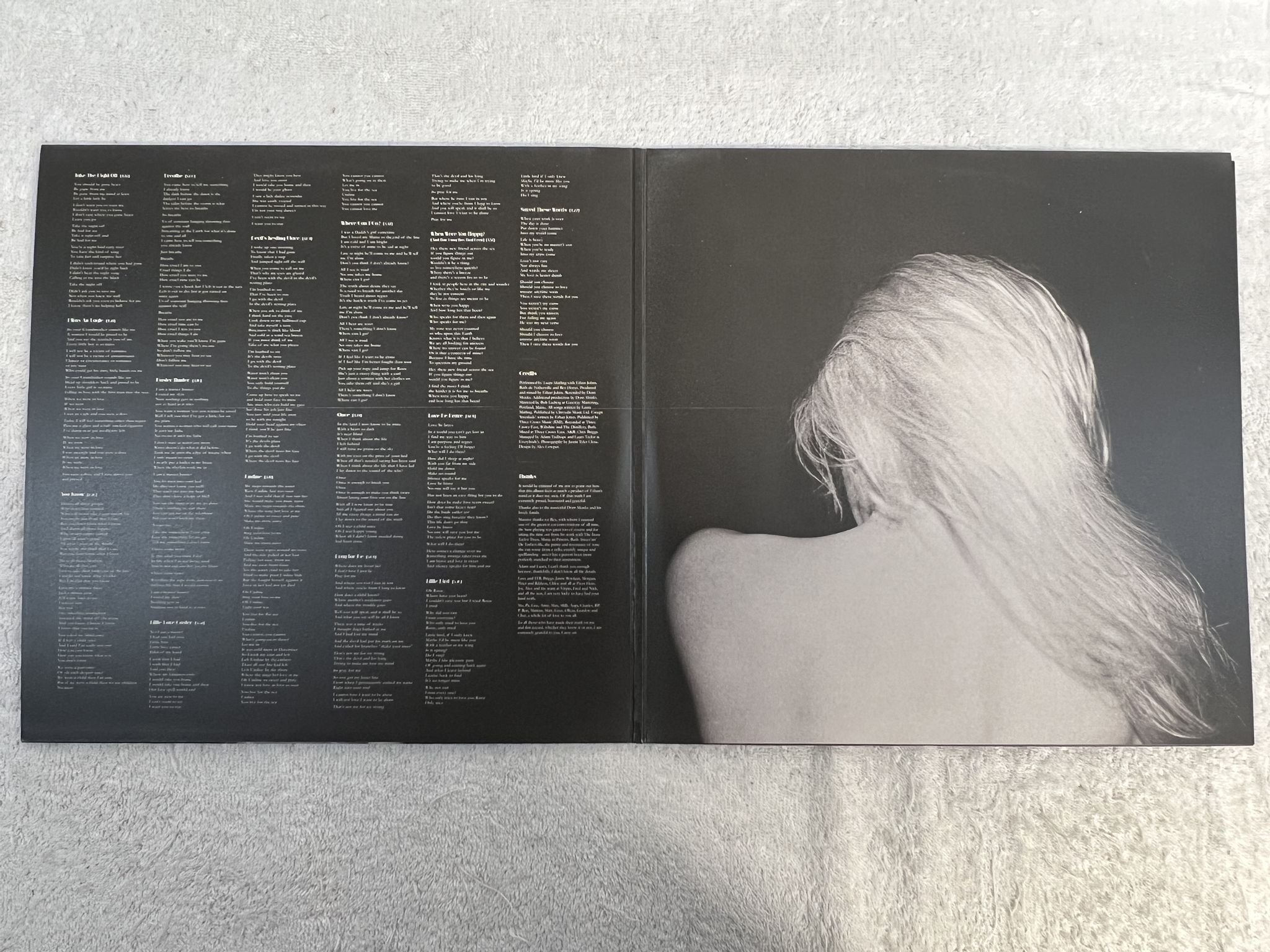 Omslagsbild för skivan LAURA MARLING Once I Was An Eagle 2xLP 2013 VIRGIN 00602537358632