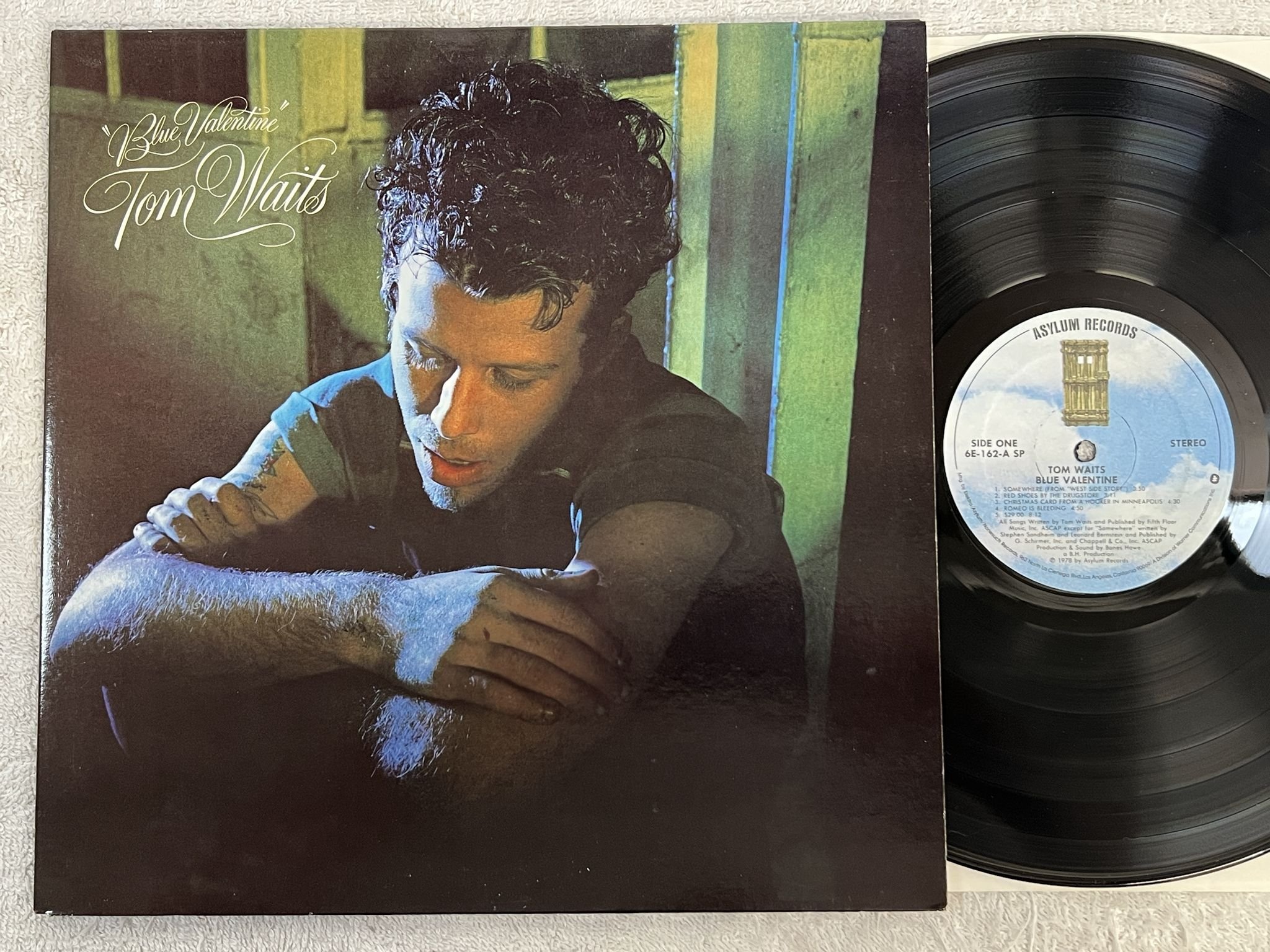 Omslagsbild för skivan TOM WAITS blue valentine LP -78 US ASYLUM 6E 162 SP