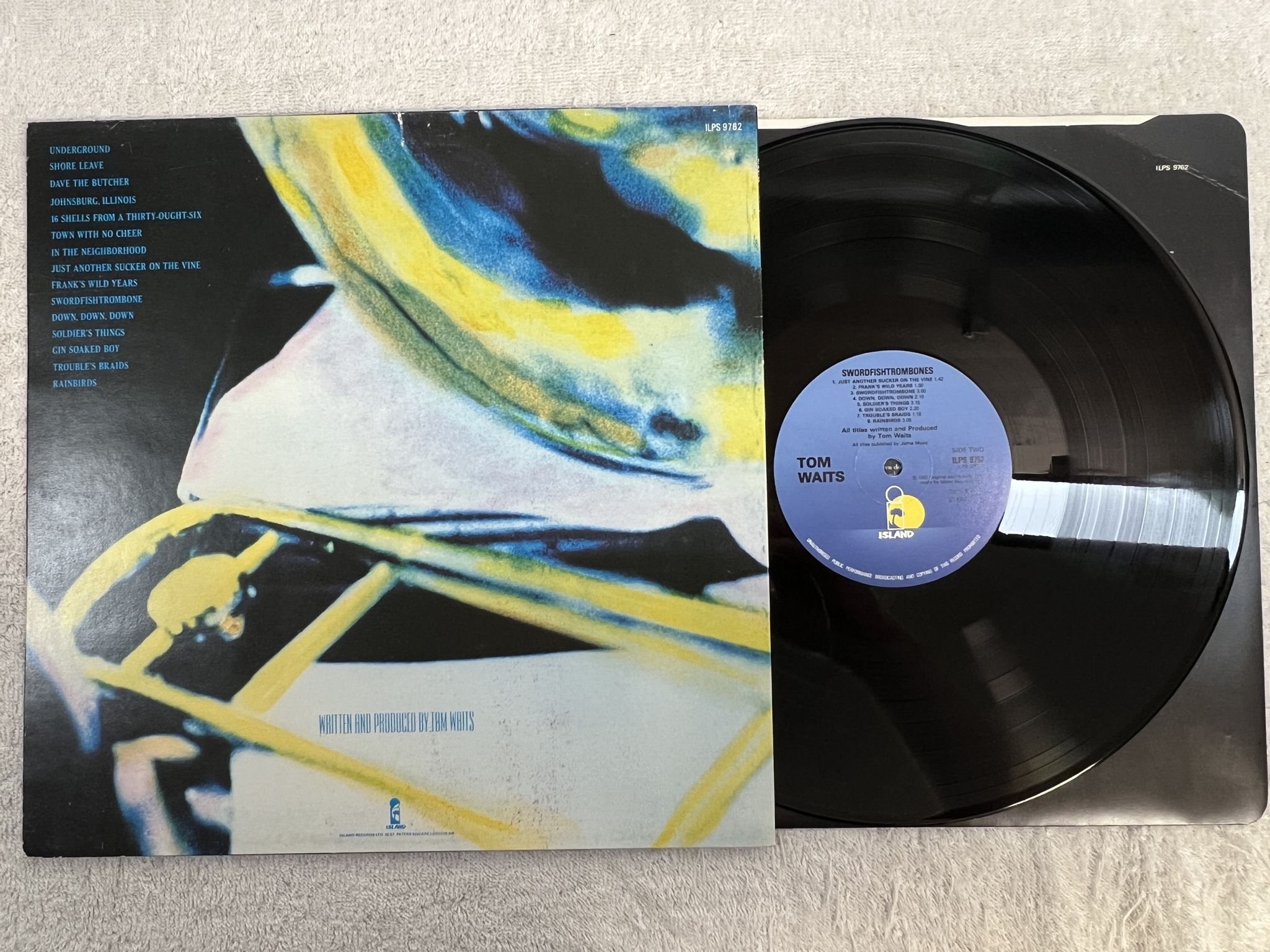 Omslagsbild för skivan TOM WAITS swordfishtrombones LP -83 UK ISLAND ILPS 9762