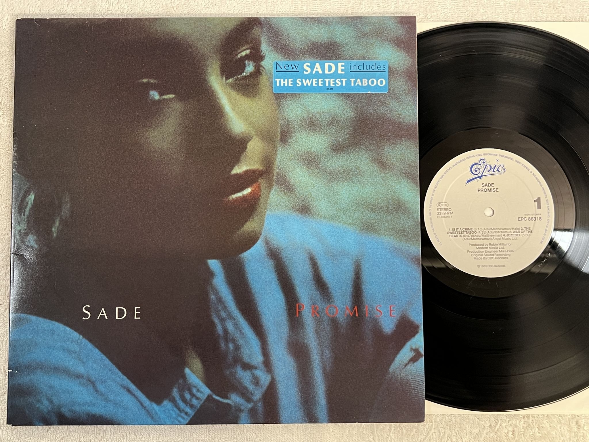 Omslagsbild för skivan SADE promise LP -85 Hol EPIC EPC 86318
