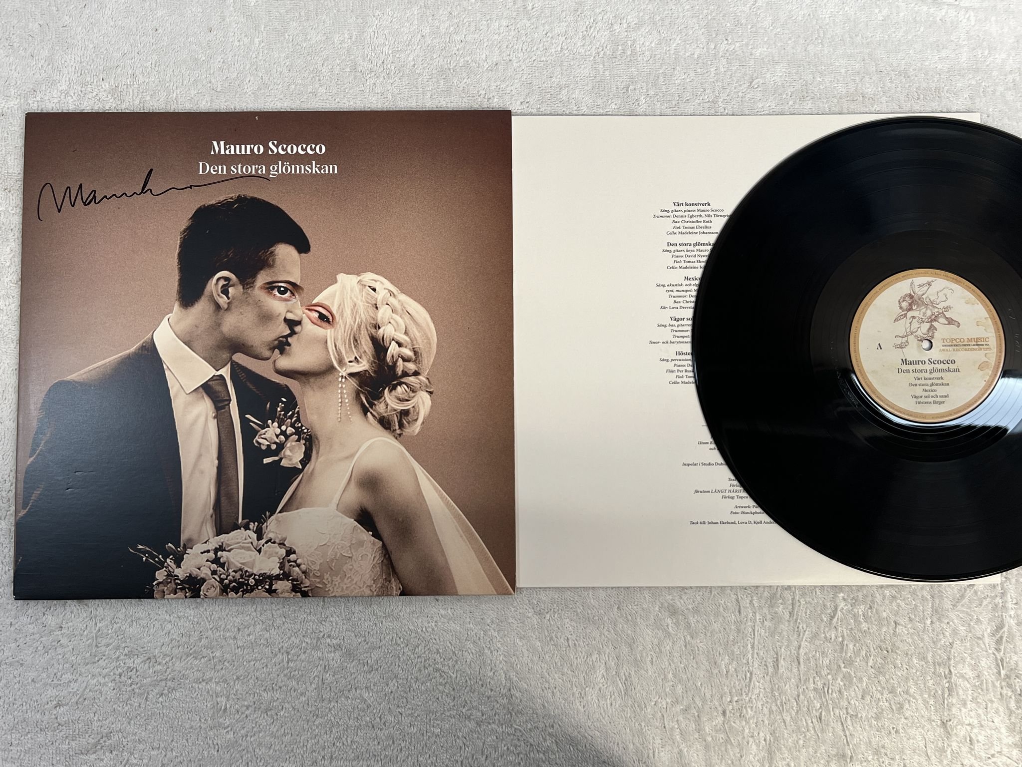 Omslagsbild för skivan MAURO SCOCCO Den Stora Glömskan LP 2020 AWAL MAURSCO1LP ** SIGNED BY MAURO **