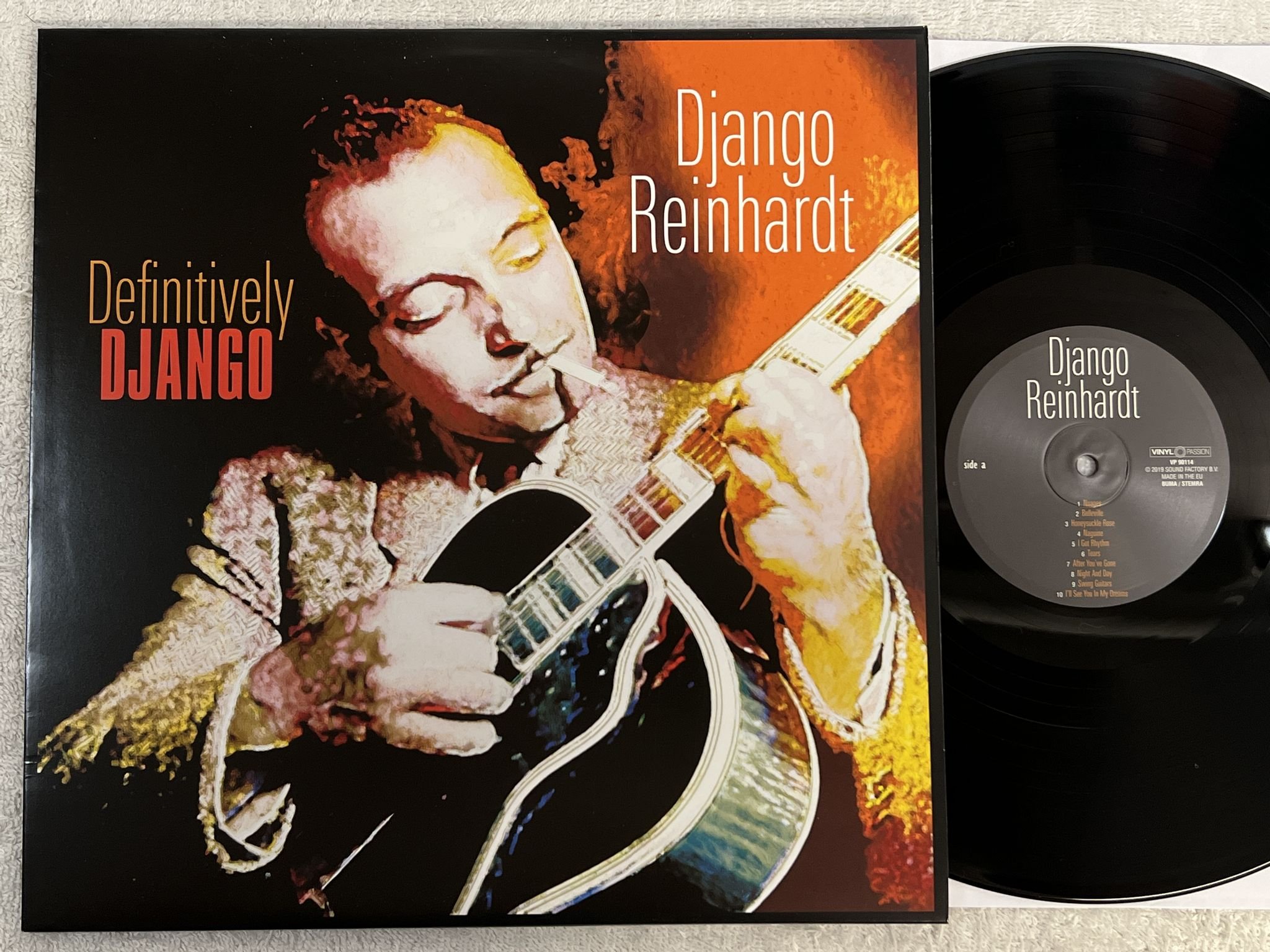 Omslagsbild för skivan DJANGO REINHARDT Definitively Django LP 2019 VINYL PASSION VP 90114